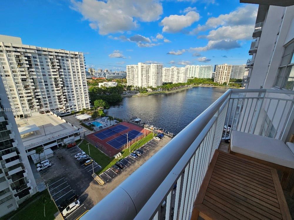 DEL PRADO MARINA - Residential