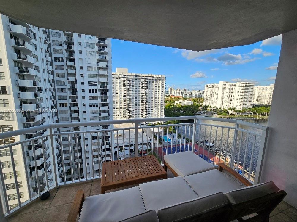 DEL PRADO MARINA - Residential