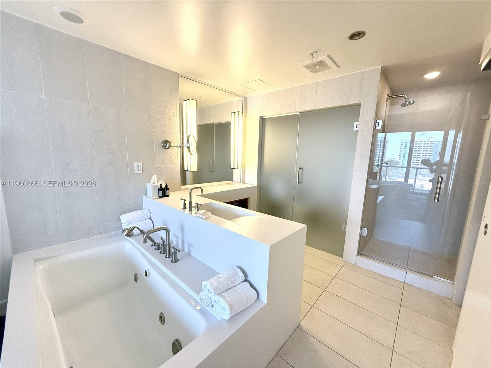 FORT LAUDERDALE RESIDENCE - Residential