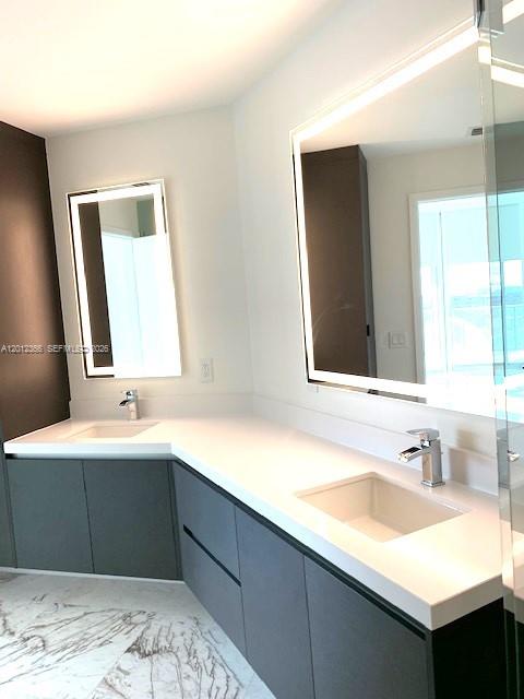 PARAMOUNT MIAMI WORLDCENT - Residential