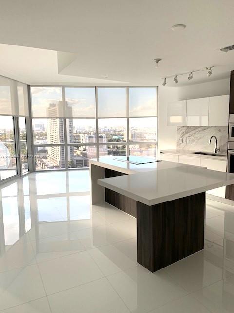 PARAMOUNT MIAMI WORLDCENT - Residential