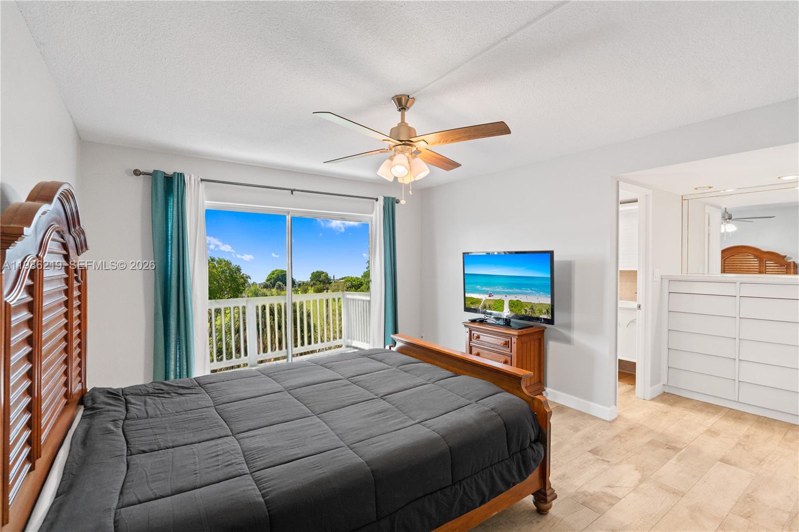 HILLCREST COUNTRY CLUB - Residential