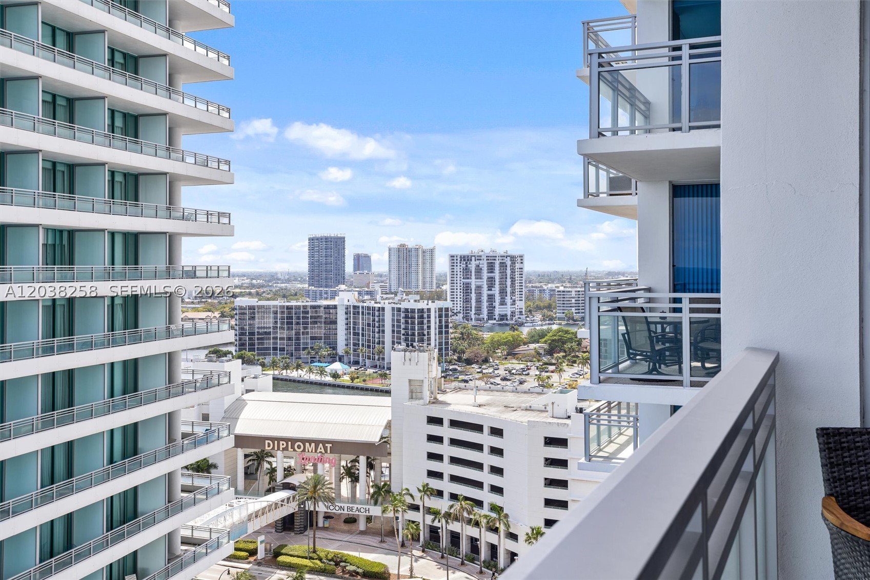 DIPLOMAT OCEANFRONT RESID - Residential