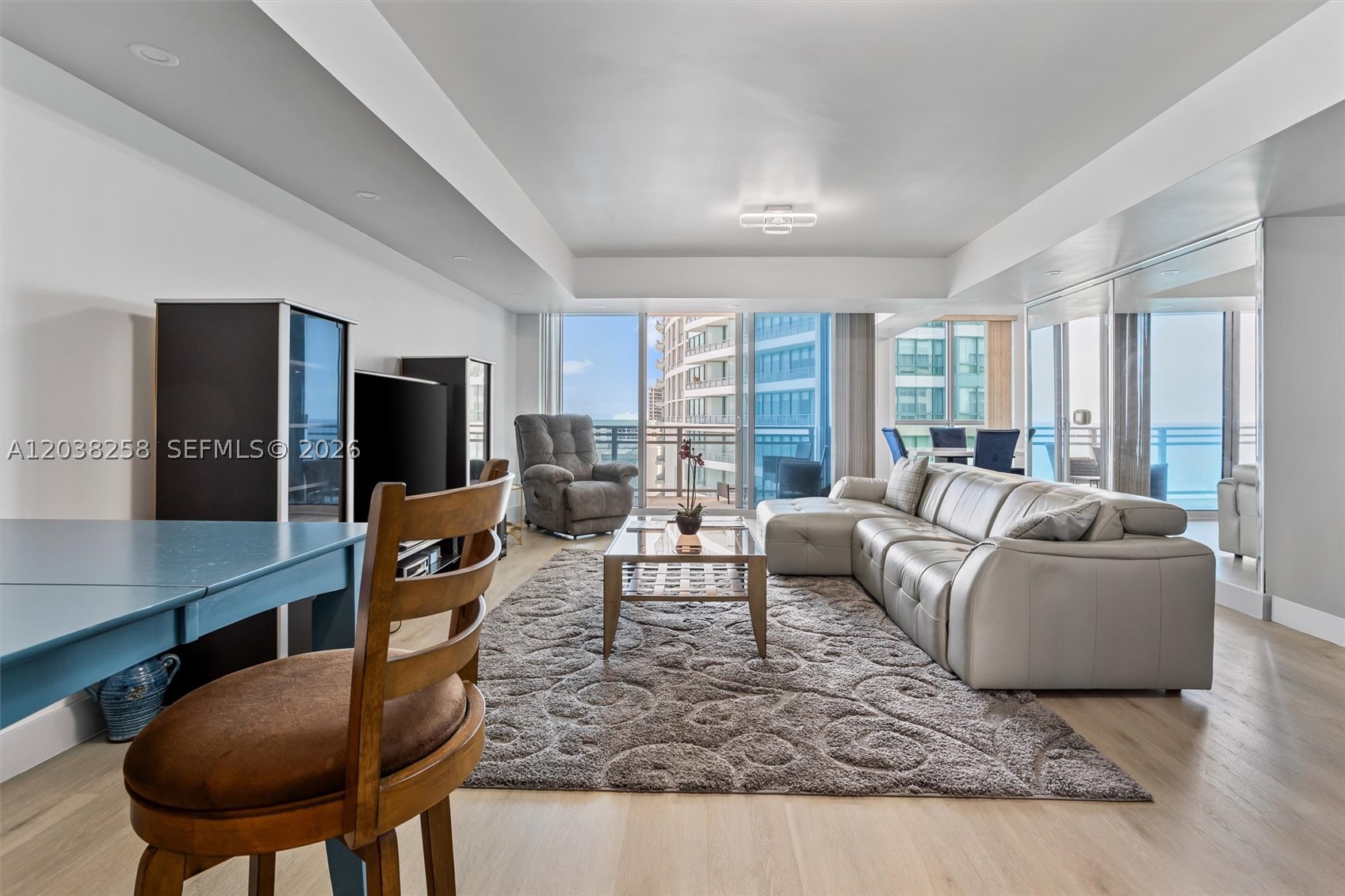 DIPLOMAT OCEANFRONT RESID - Residential