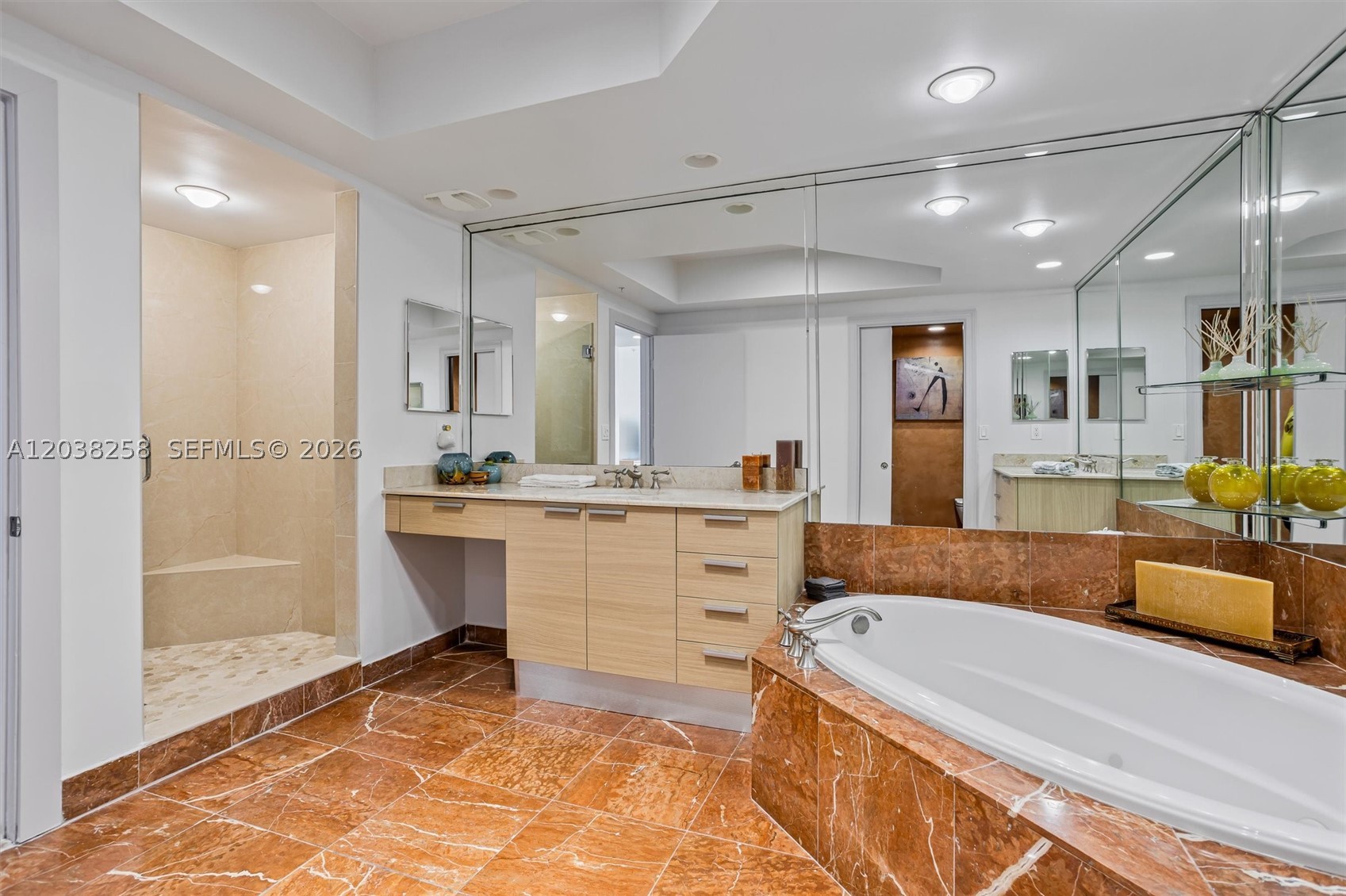 DIPLOMAT OCEANFRONT RESID - Residential