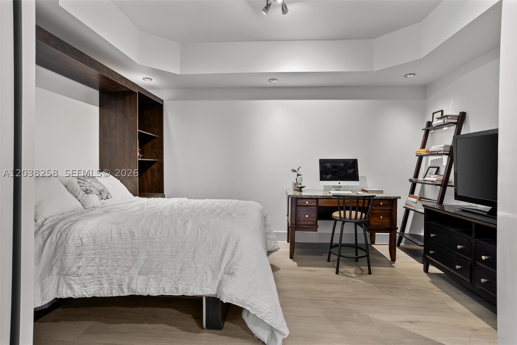 DIPLOMAT OCEANFRONT RESID - Residential