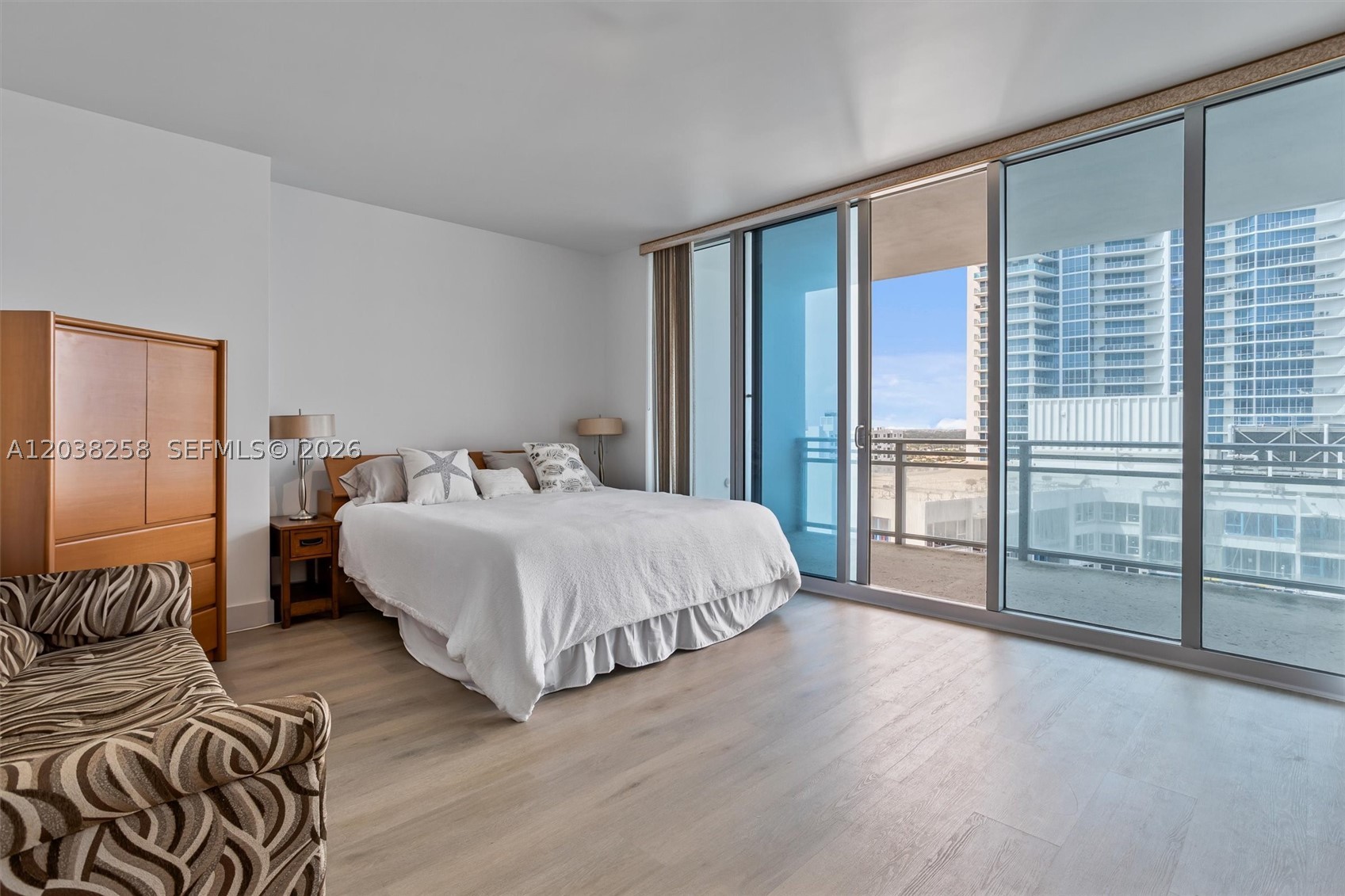 DIPLOMAT OCEANFRONT RESID - Residential