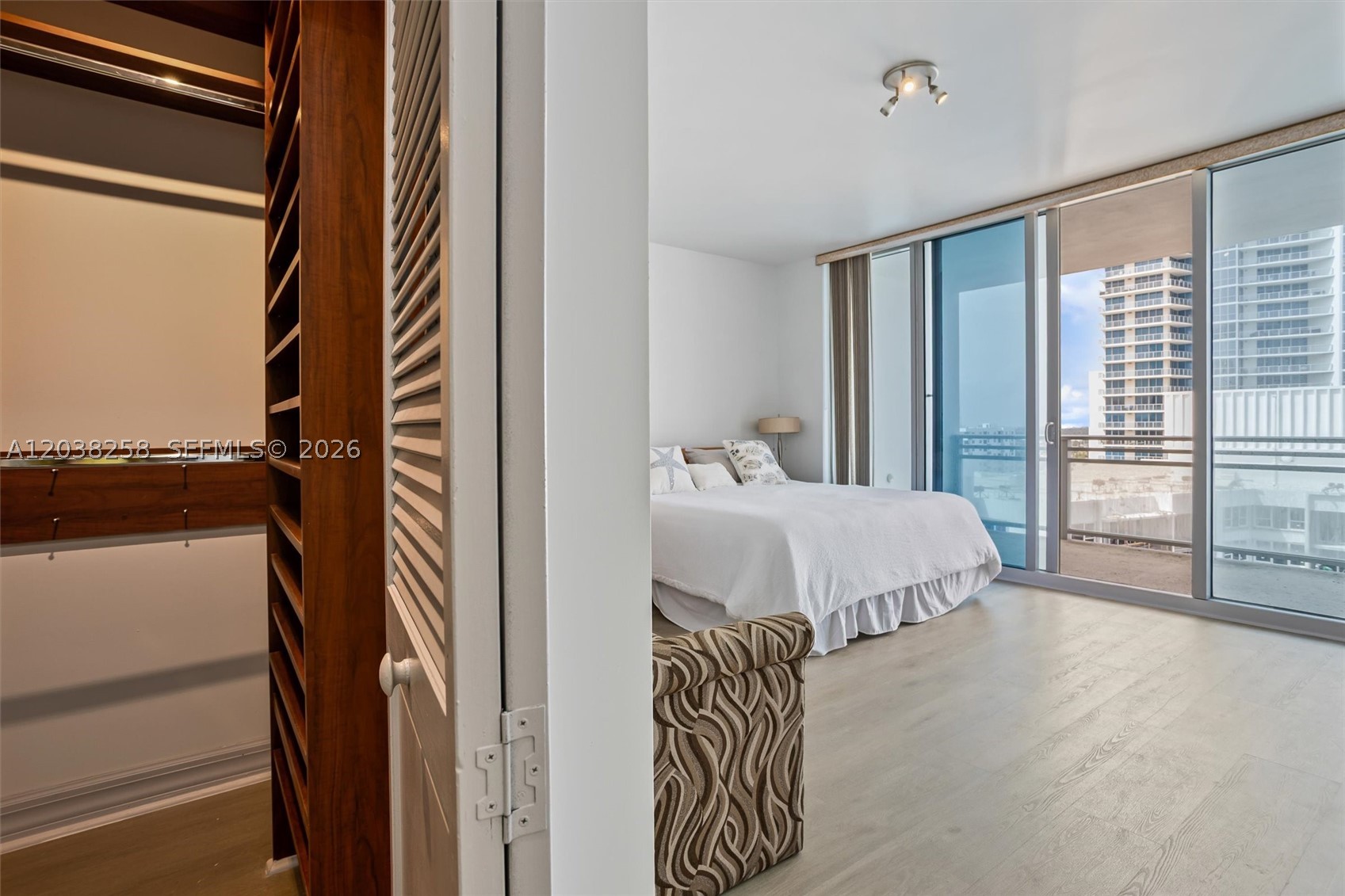 DIPLOMAT OCEANFRONT RESID - Residential