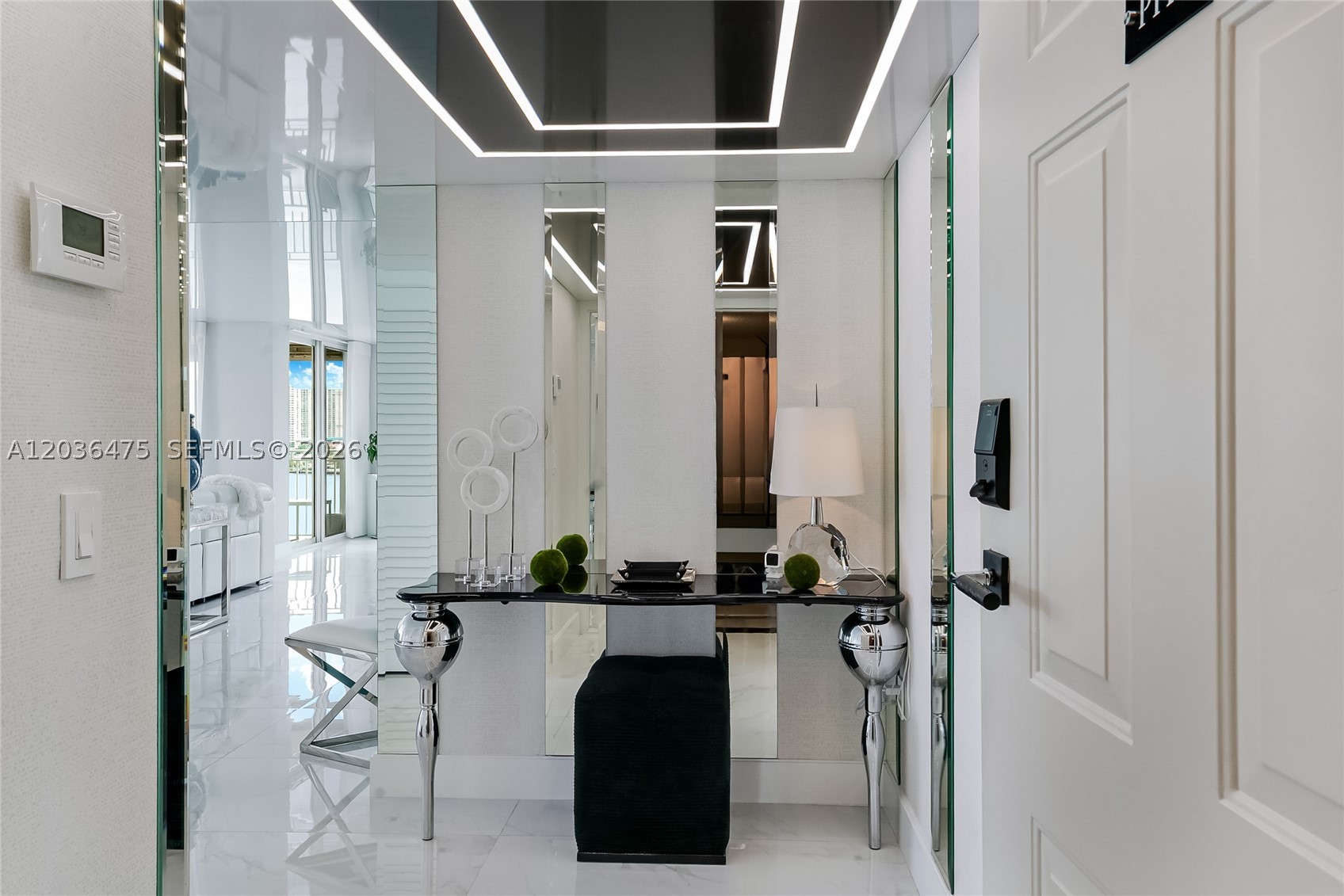 LE MONTCALM CONDO - Residential