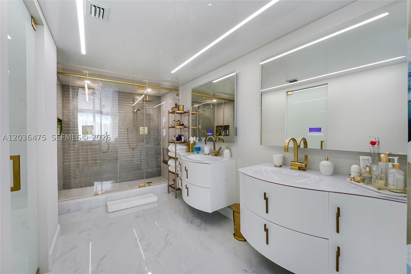 LE MONTCALM CONDO - Residential