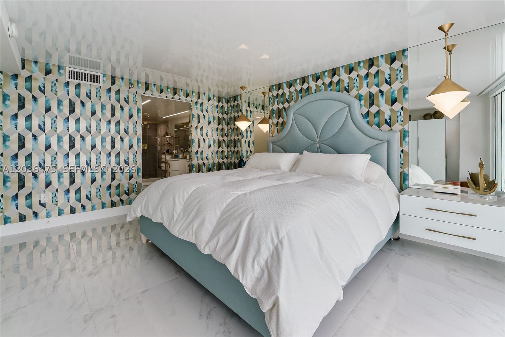 LE MONTCALM CONDO - Residential