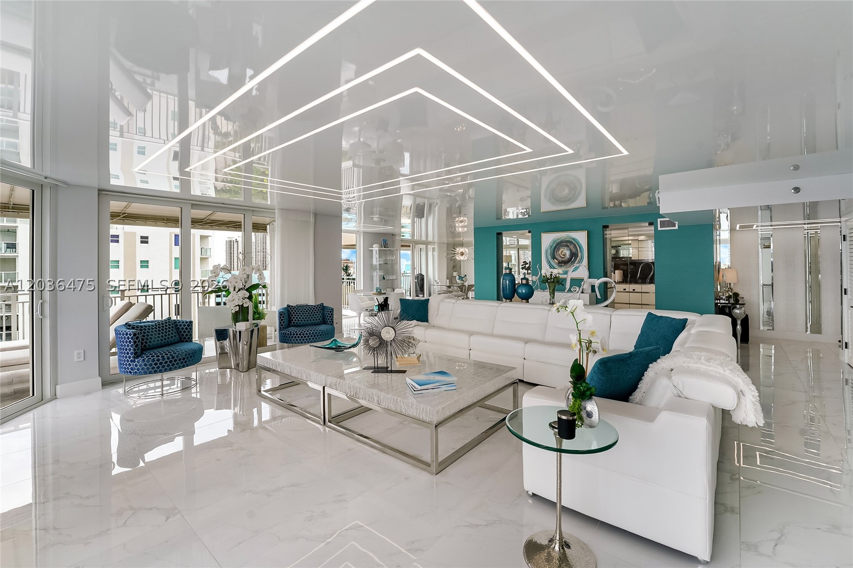 LE MONTCALM CONDO - Residential