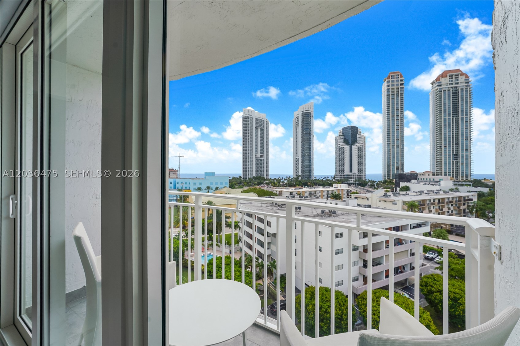 LE MONTCALM CONDO - Residential