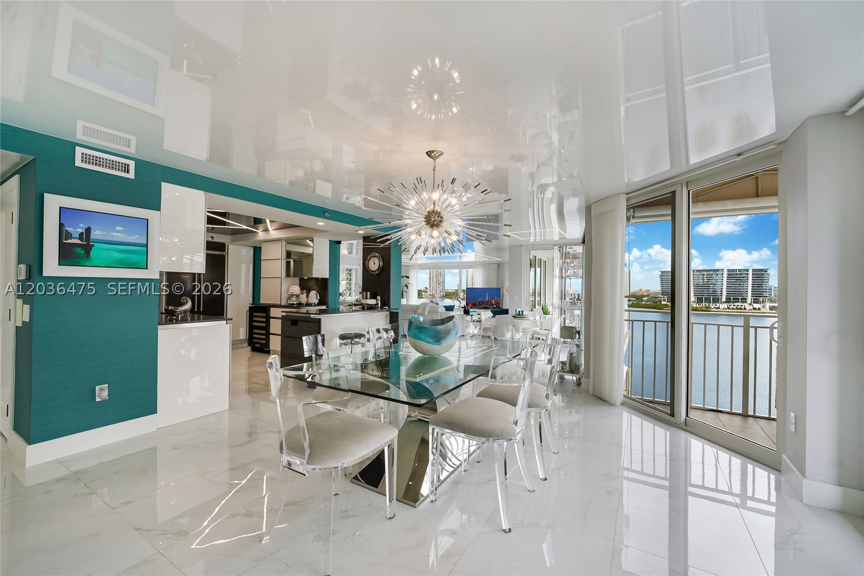 LE MONTCALM CONDO - Residential