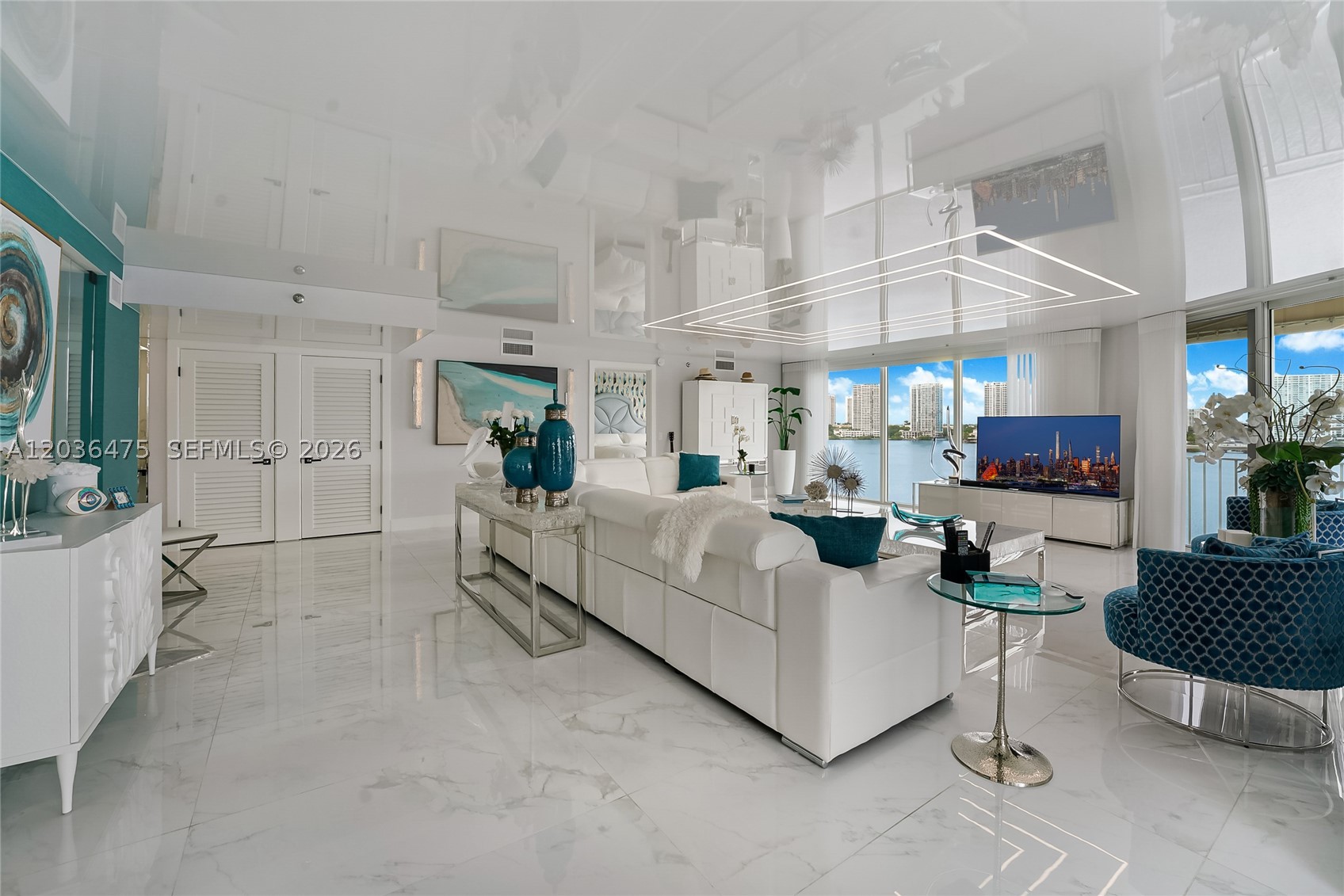 LE MONTCALM CONDO - Residential