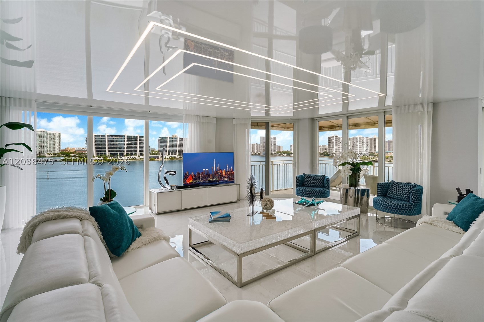LE MONTCALM CONDO - Residential