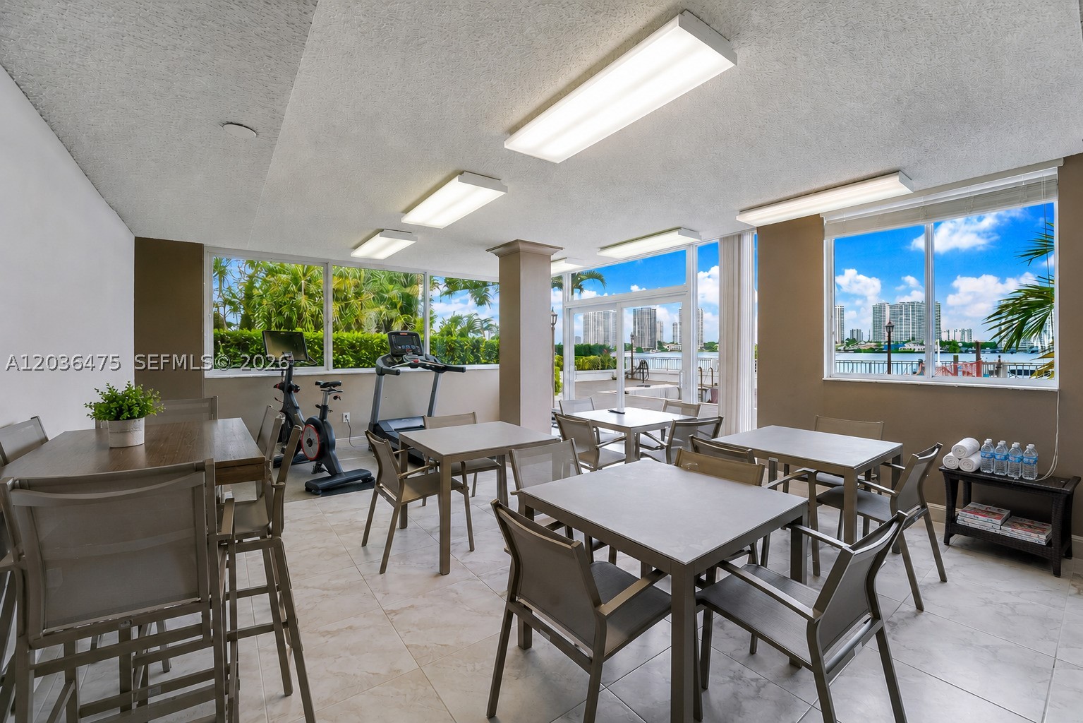 LE MONTCALM CONDO - Residential