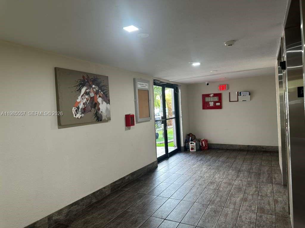 FONTAINEBLEAU GARDENS CON - Residential