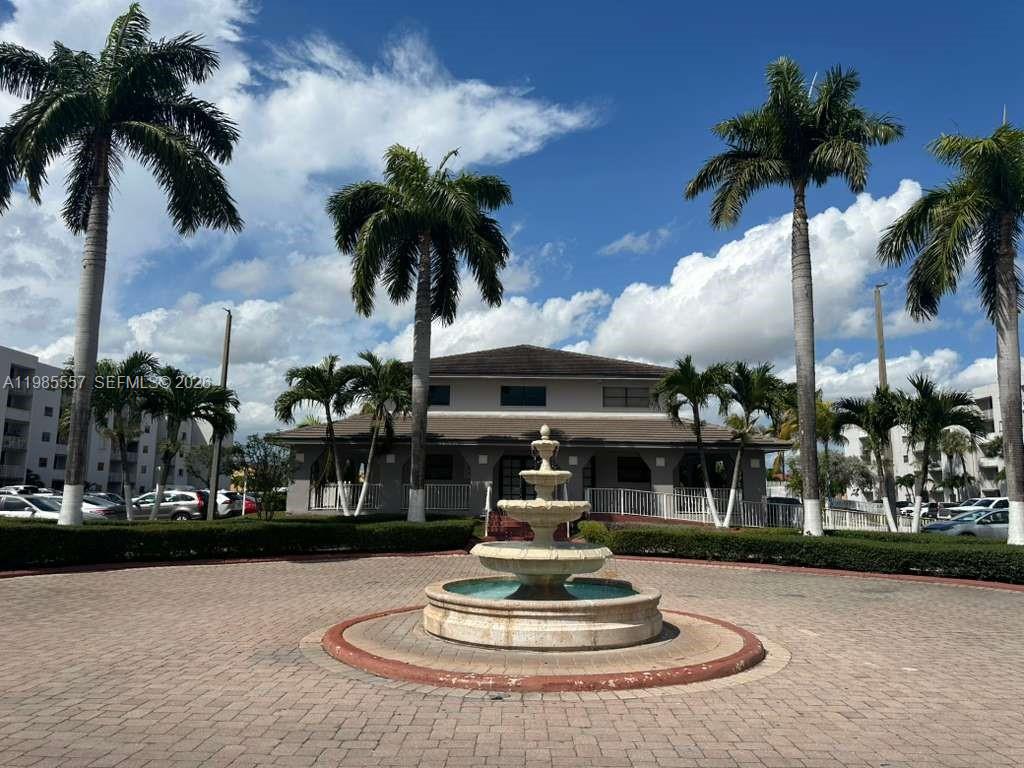 FONTAINEBLEAU GARDENS CON - Residential