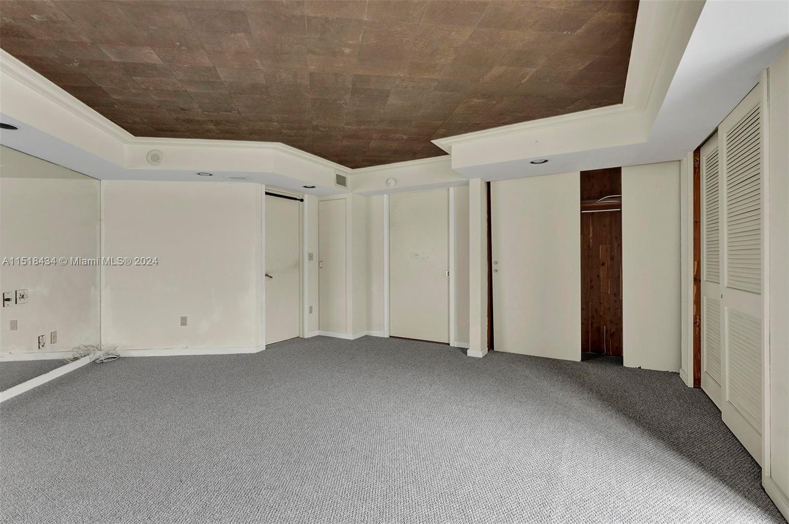 JOCKEY CLUB CONDO - Residential