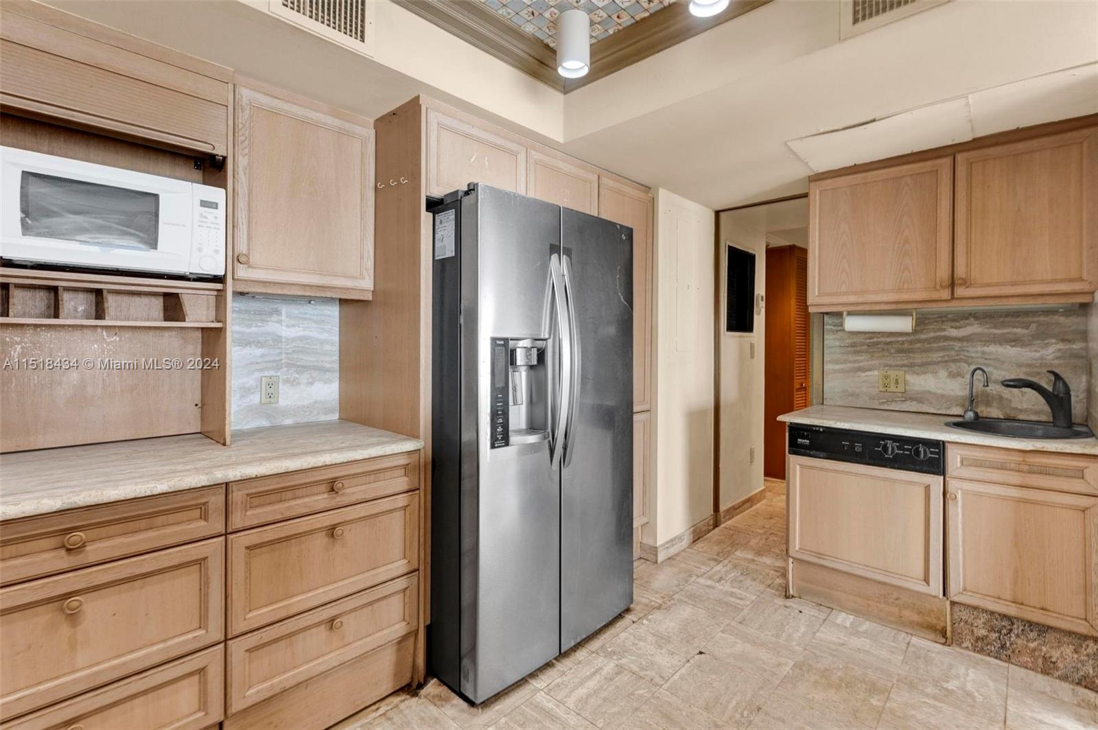 JOCKEY CLUB CONDO - Residential
