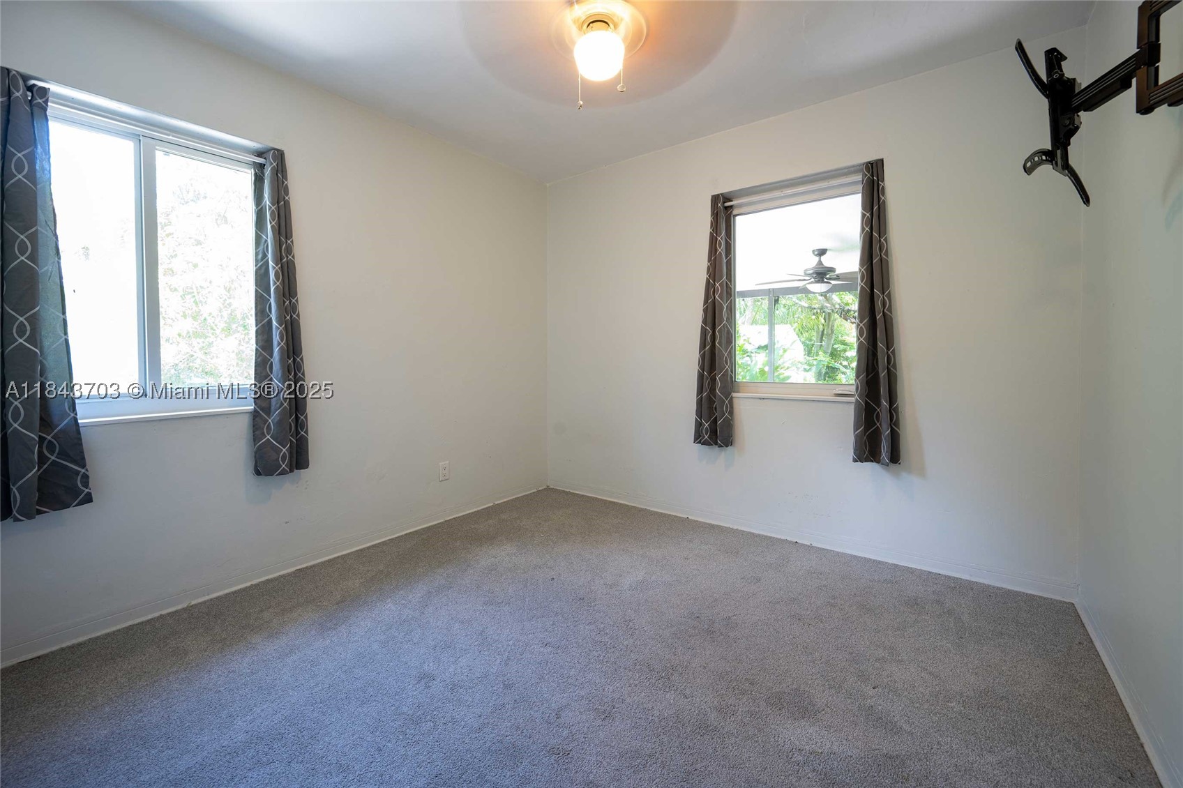 IRONS MANOR 2ND ADDN - Residential