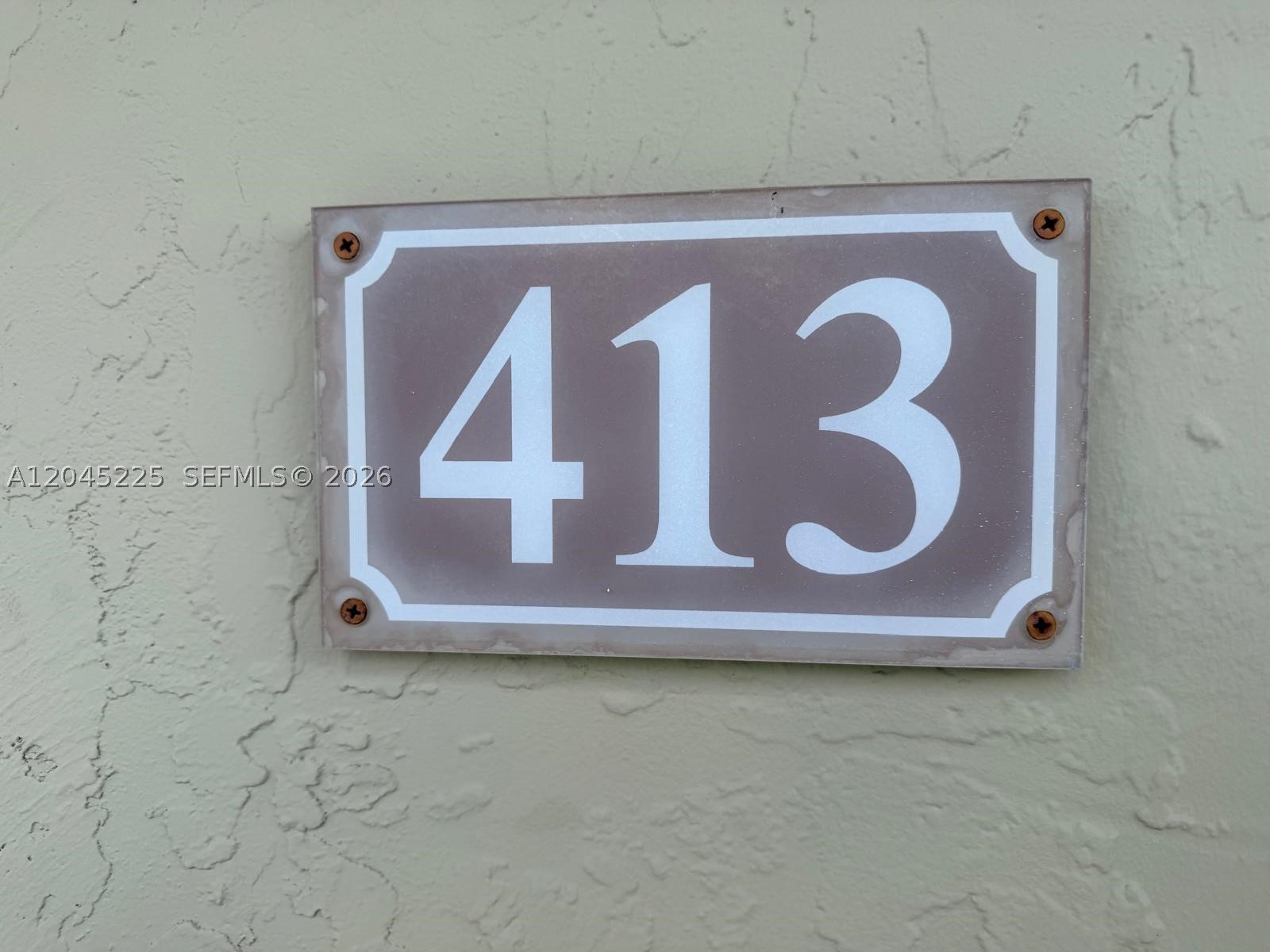EXCELLENT UNIT IN A CONFORTABLE AND RELAXING CONDOMINIUN, HAS REMODELEAD WITH STAINLEES STEEL  APPLIANCES,WOOD GABINETS , GRANITE BACK SPLASH, LED LIGTHS, HIGH IMPACT WINDOWS AND SLIDING DOORS, THE DOOR IS A PROOF OF HURRACAINE AND FLOOD, TILE FLOORS, THE CONDO HAS MANY AMENITIES... TENNIS COURTS, BASQUET BALL, SWIMING POOLS, GYMS, BARBAQUE AREA, ALL CLOSE TO DOWN TOWN DADELAND, THE BEST SCHOOLS AND UM UNIVERSITY, ESPRESS HIGH WAY, AND MORE... IS READY TO MOVE!!