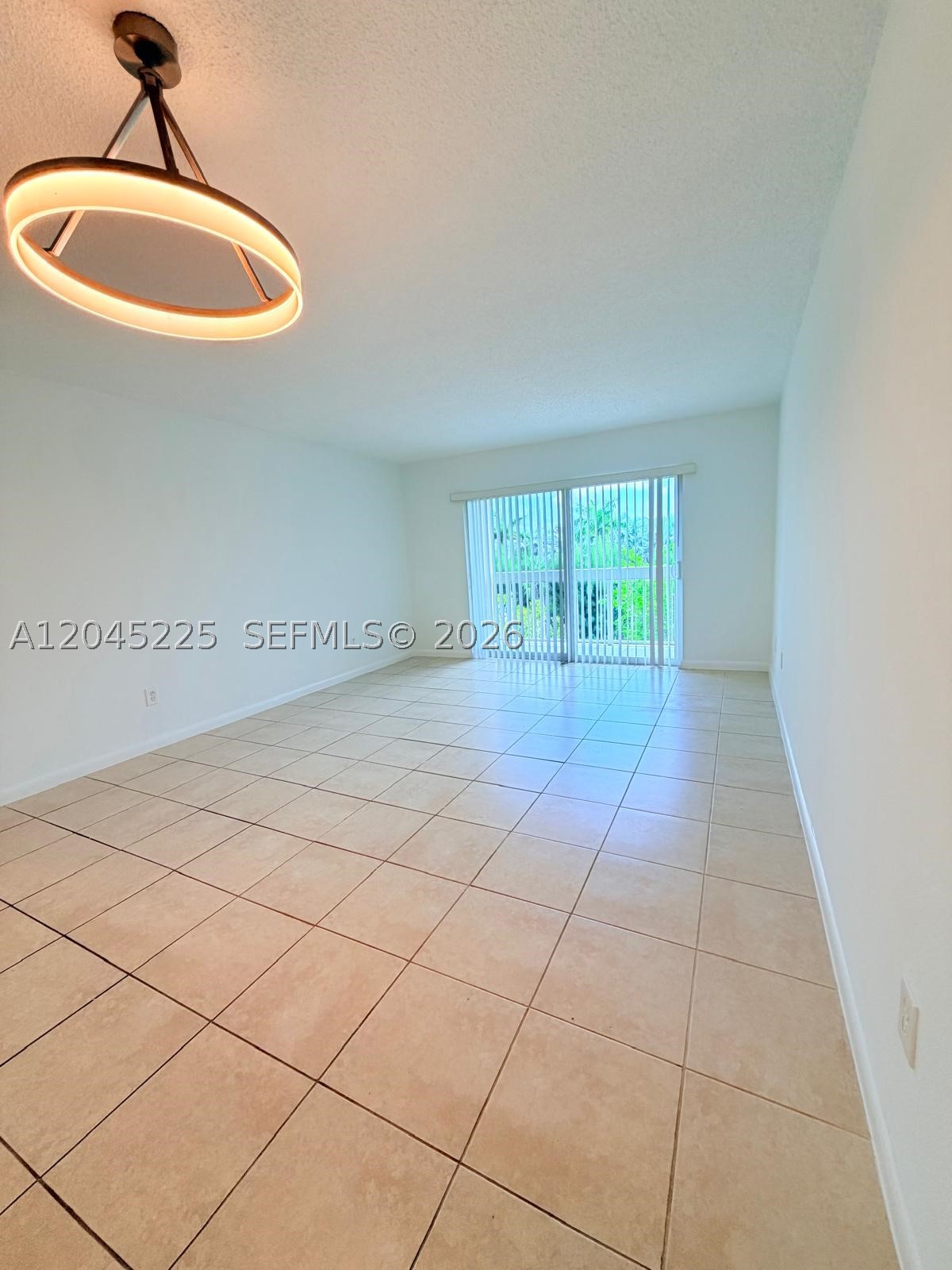 VILLAGE OF KINGS CREEK CO - Residential Lease