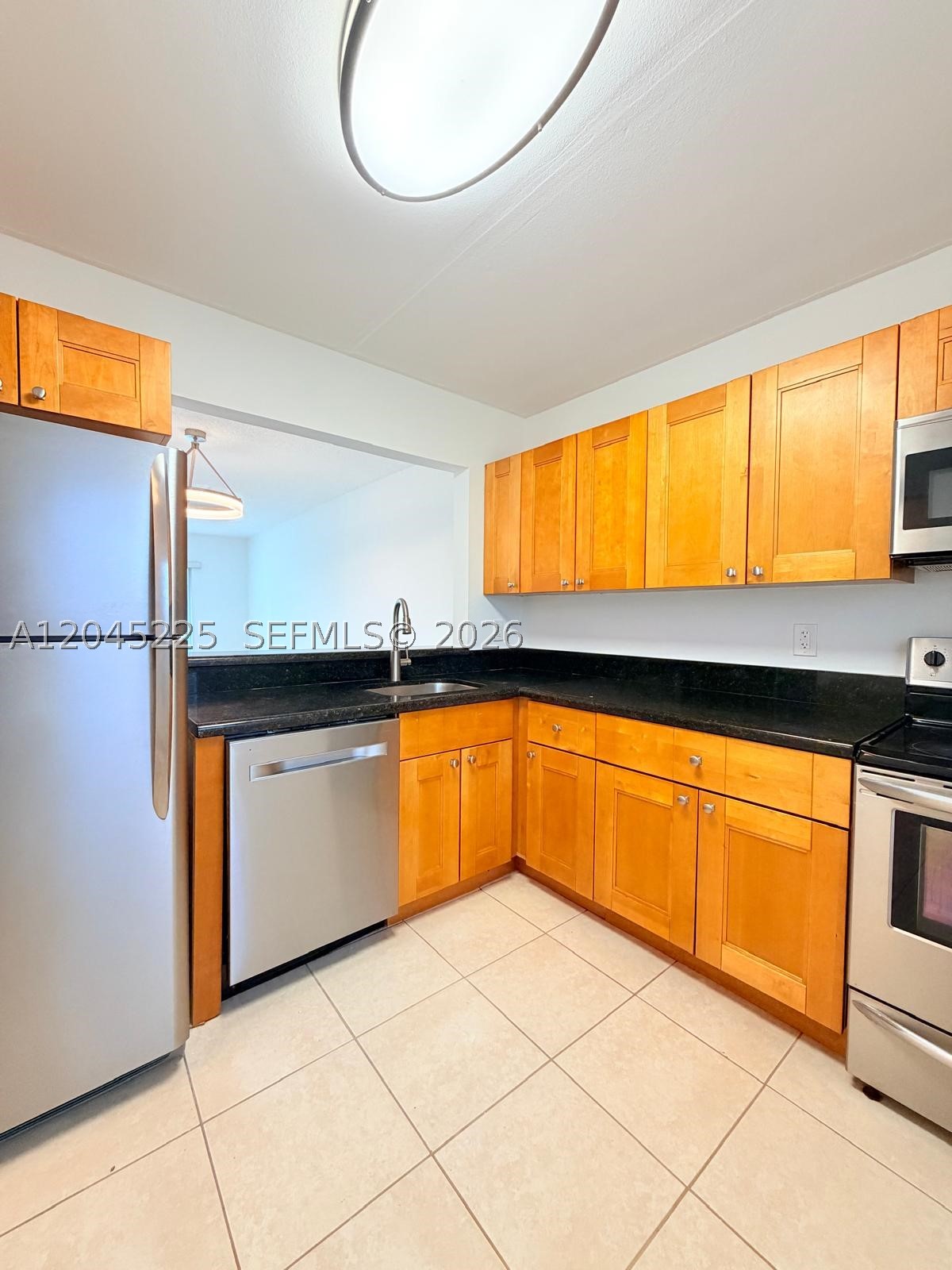 VILLAGE OF KINGS CREEK CO - Residential Lease
