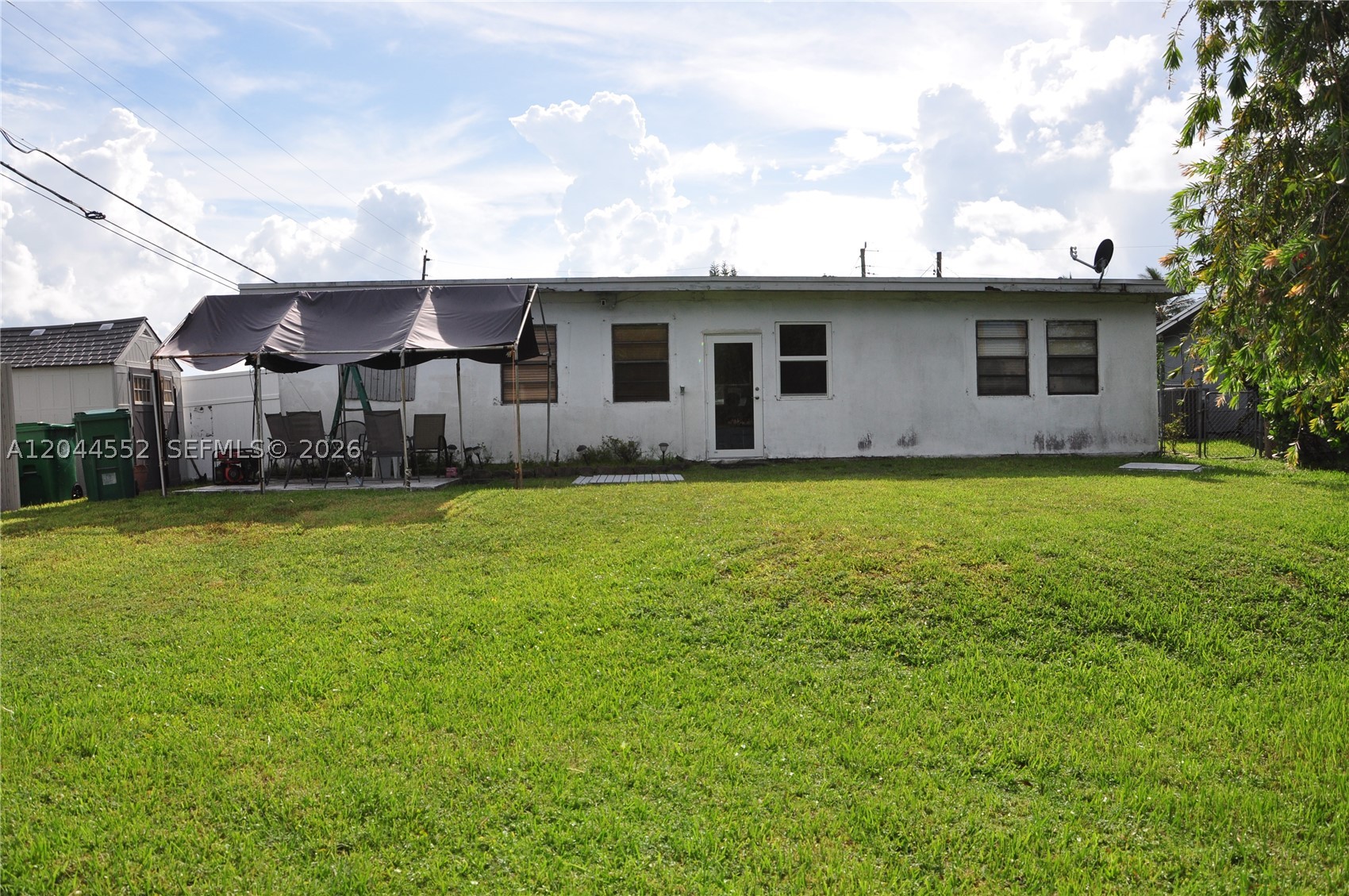STIRLING LAKE - Residential