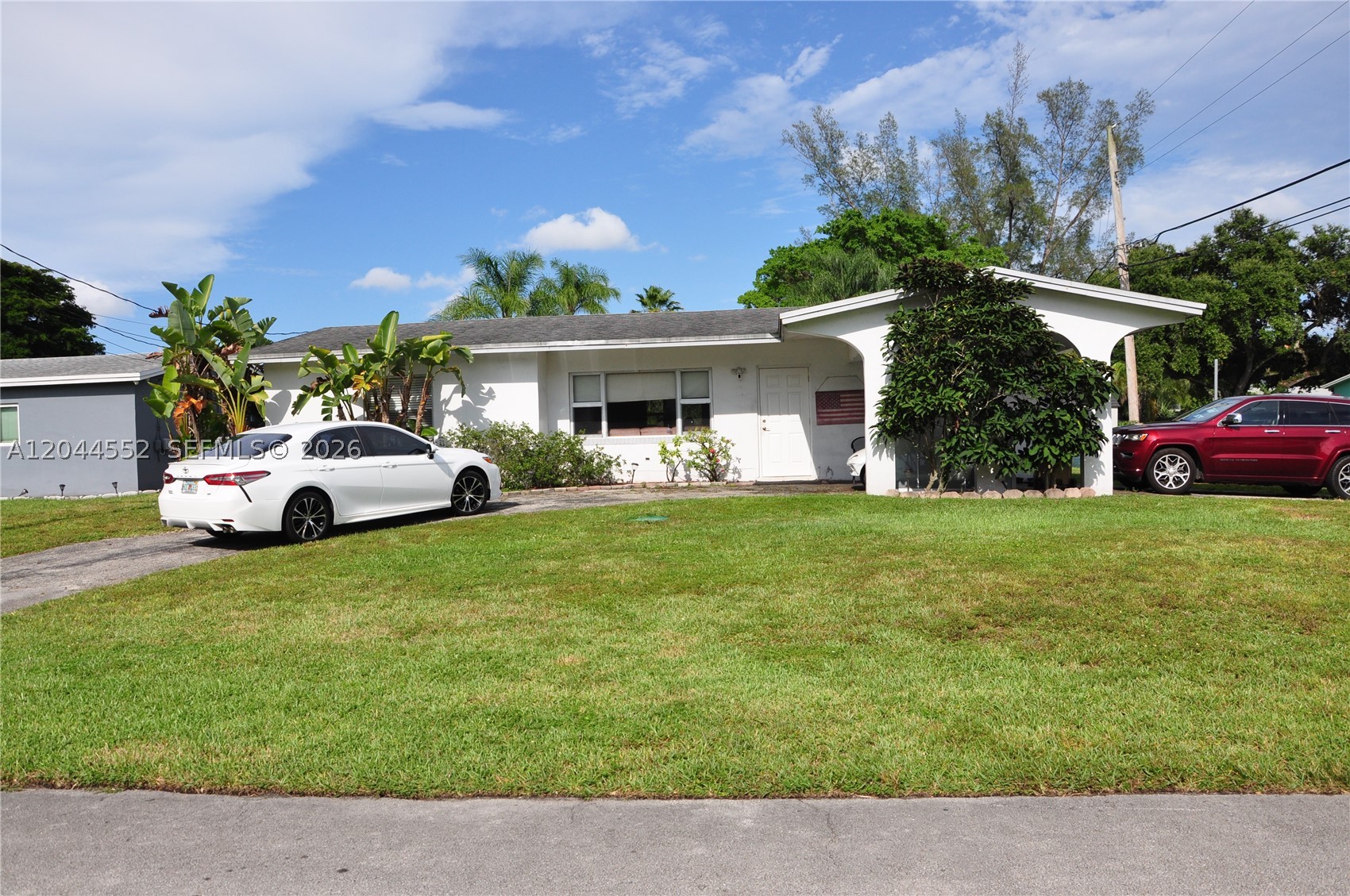 STIRLING LAKE - Residential