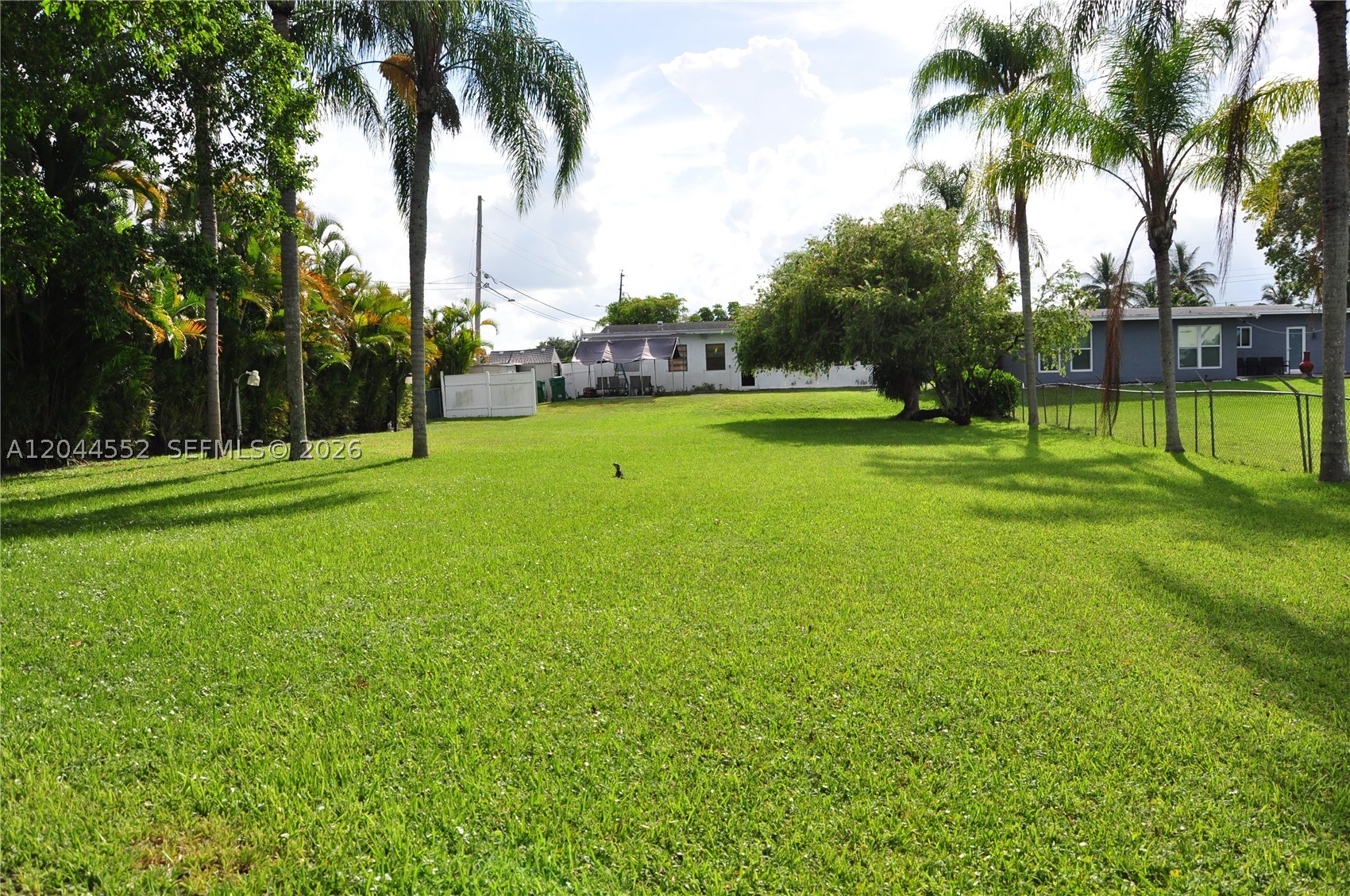 STIRLING LAKE - Residential