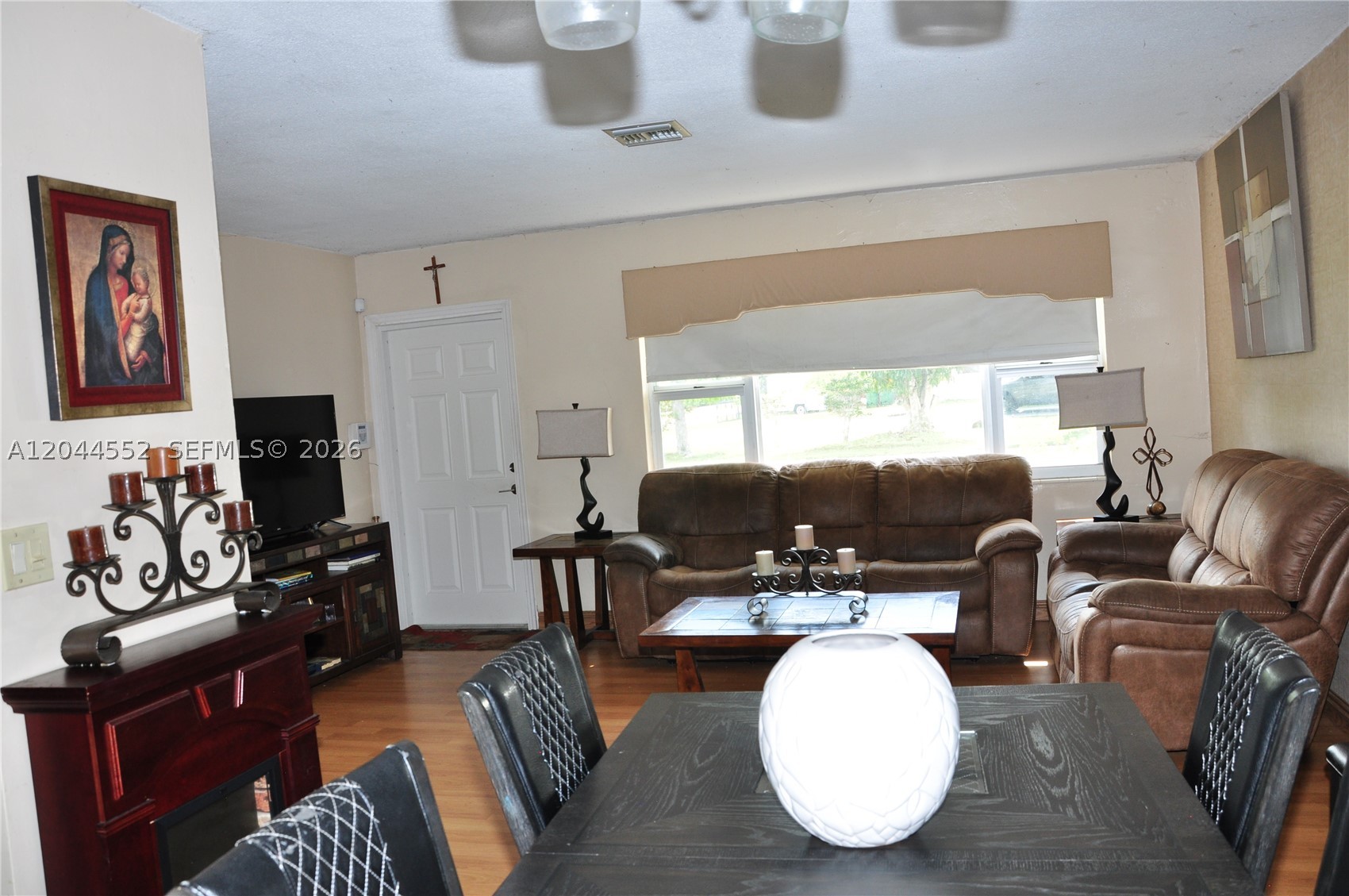 STIRLING LAKE - Residential