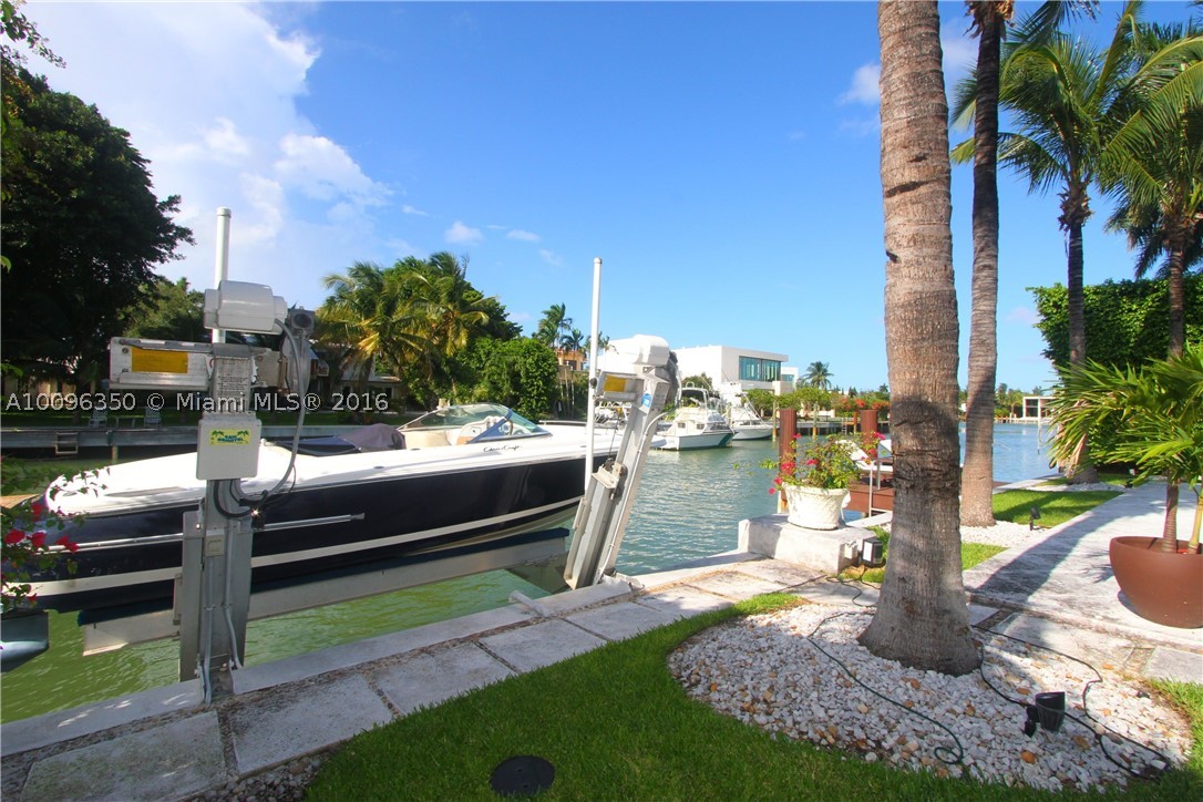 SUNSET ISLANDS-ISLAND NO - Residential