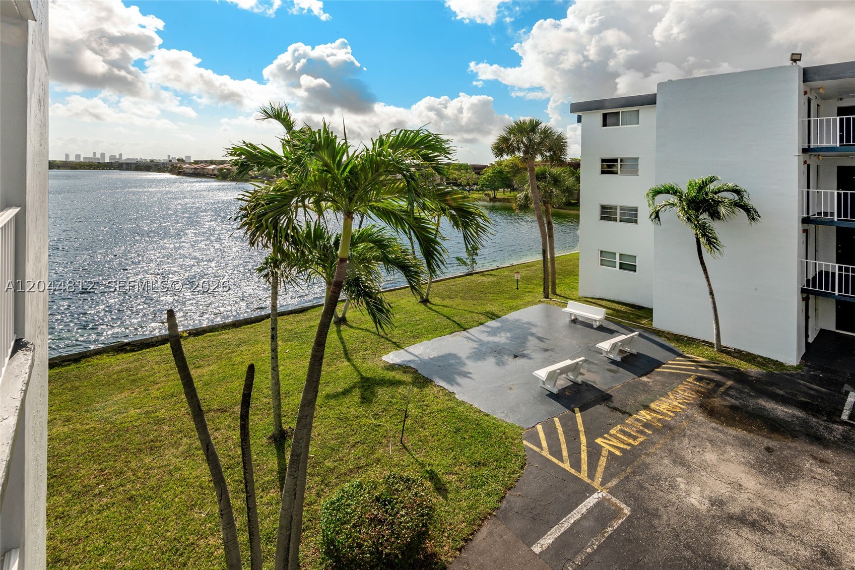 ROYAL OAKS CONDO - Residential Lease