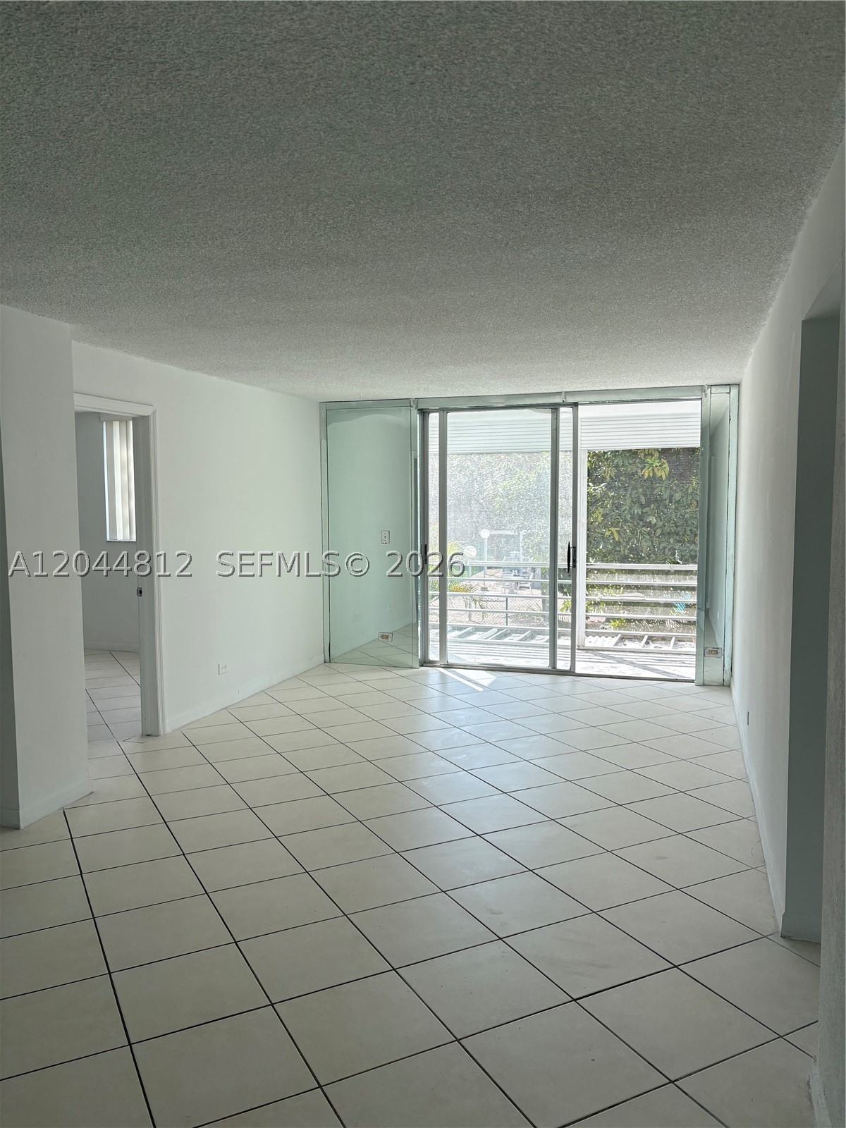 ROYAL OAKS CONDO - Residential Lease