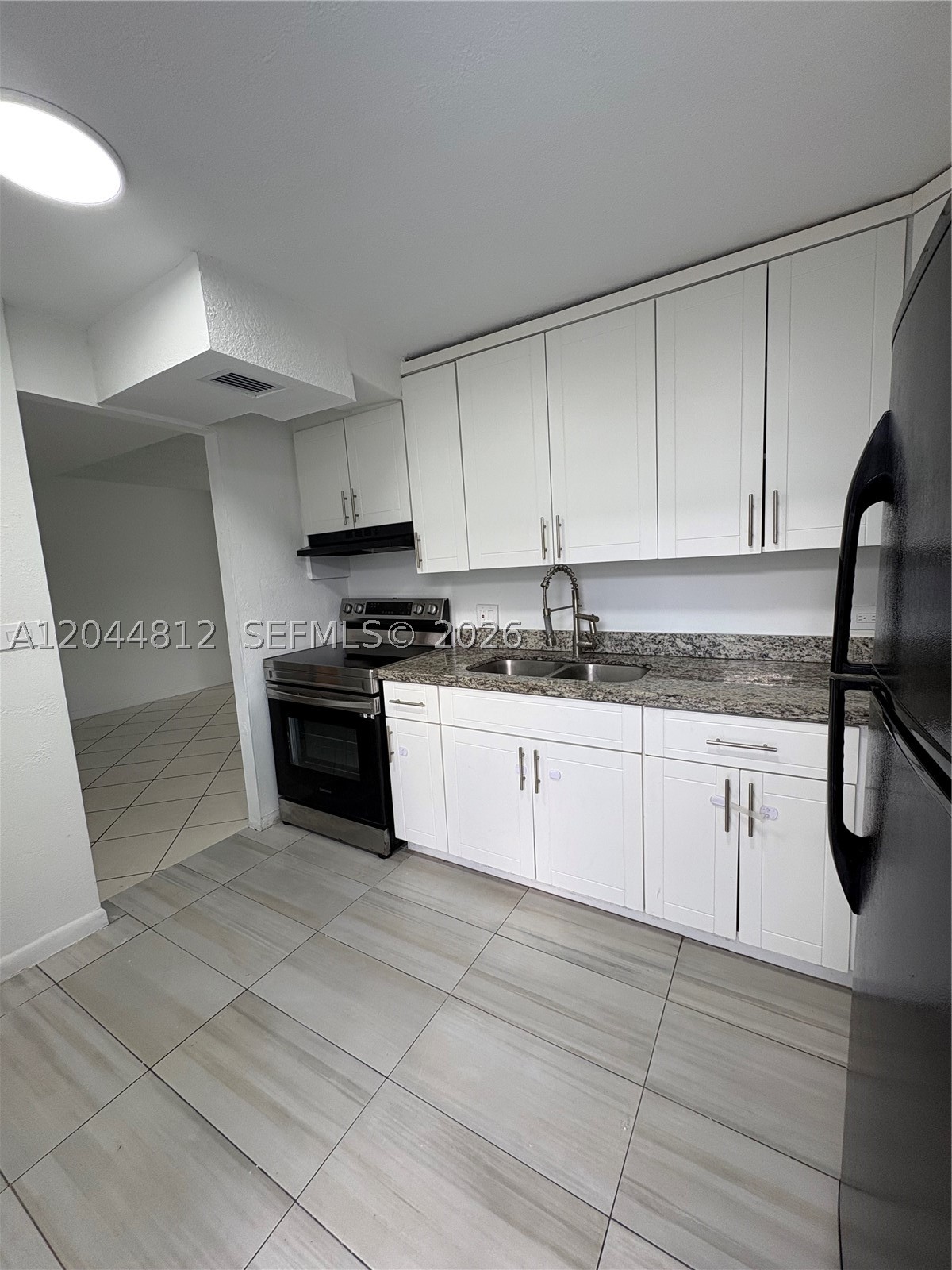 ROYAL OAKS CONDO - Residential Lease