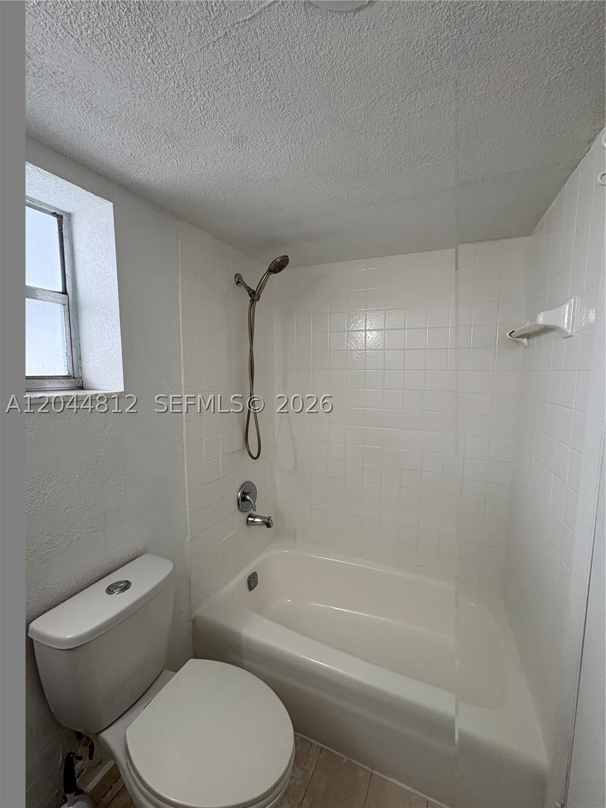 ROYAL OAKS CONDO - Residential Lease
