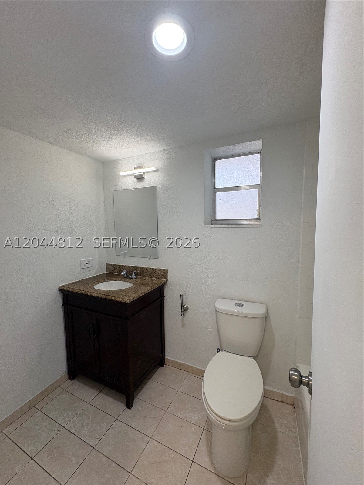 ROYAL OAKS CONDO - Residential Lease