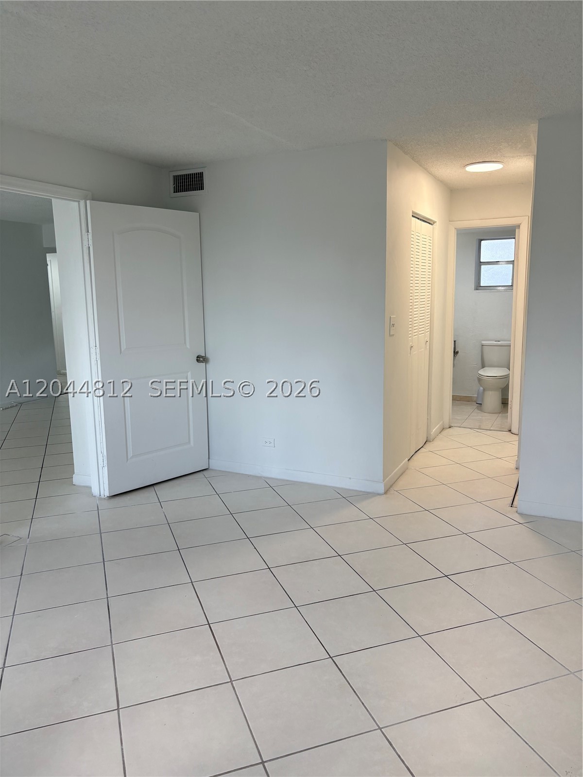 ROYAL OAKS CONDO - Residential Lease