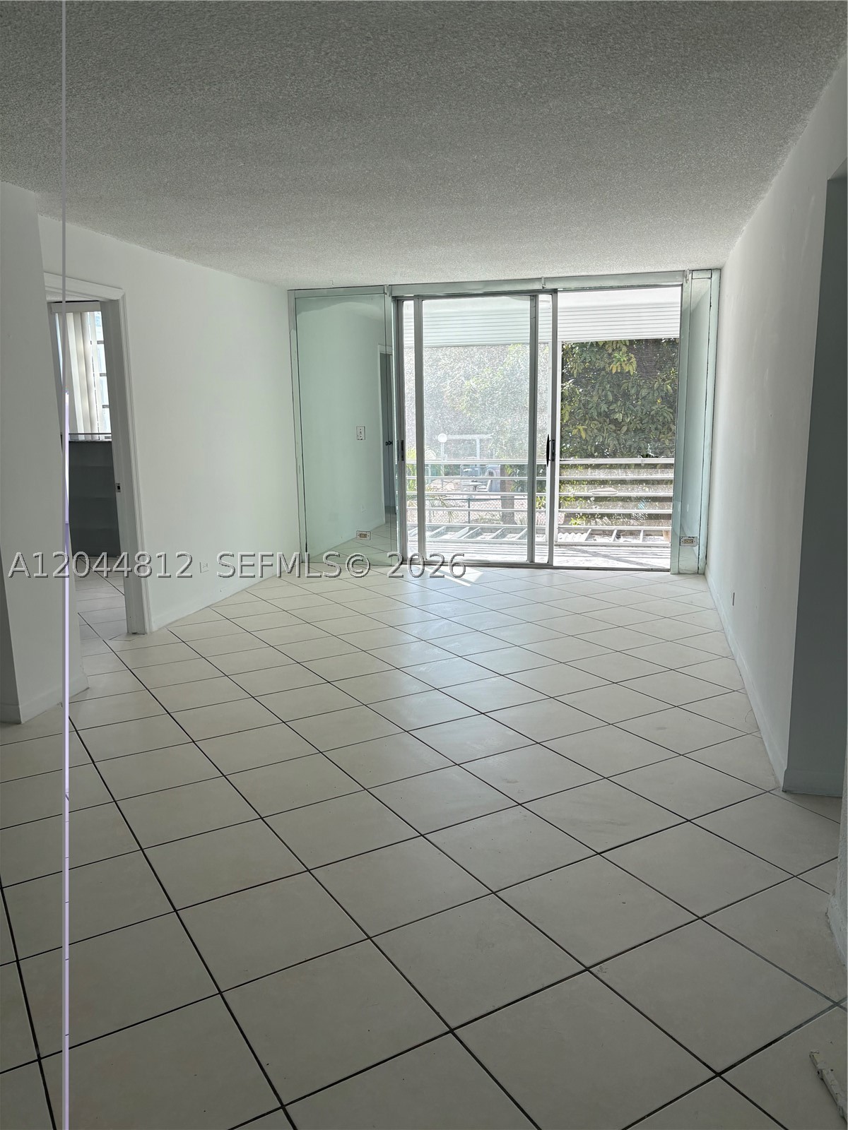 ROYAL OAKS CONDO - Residential Lease
