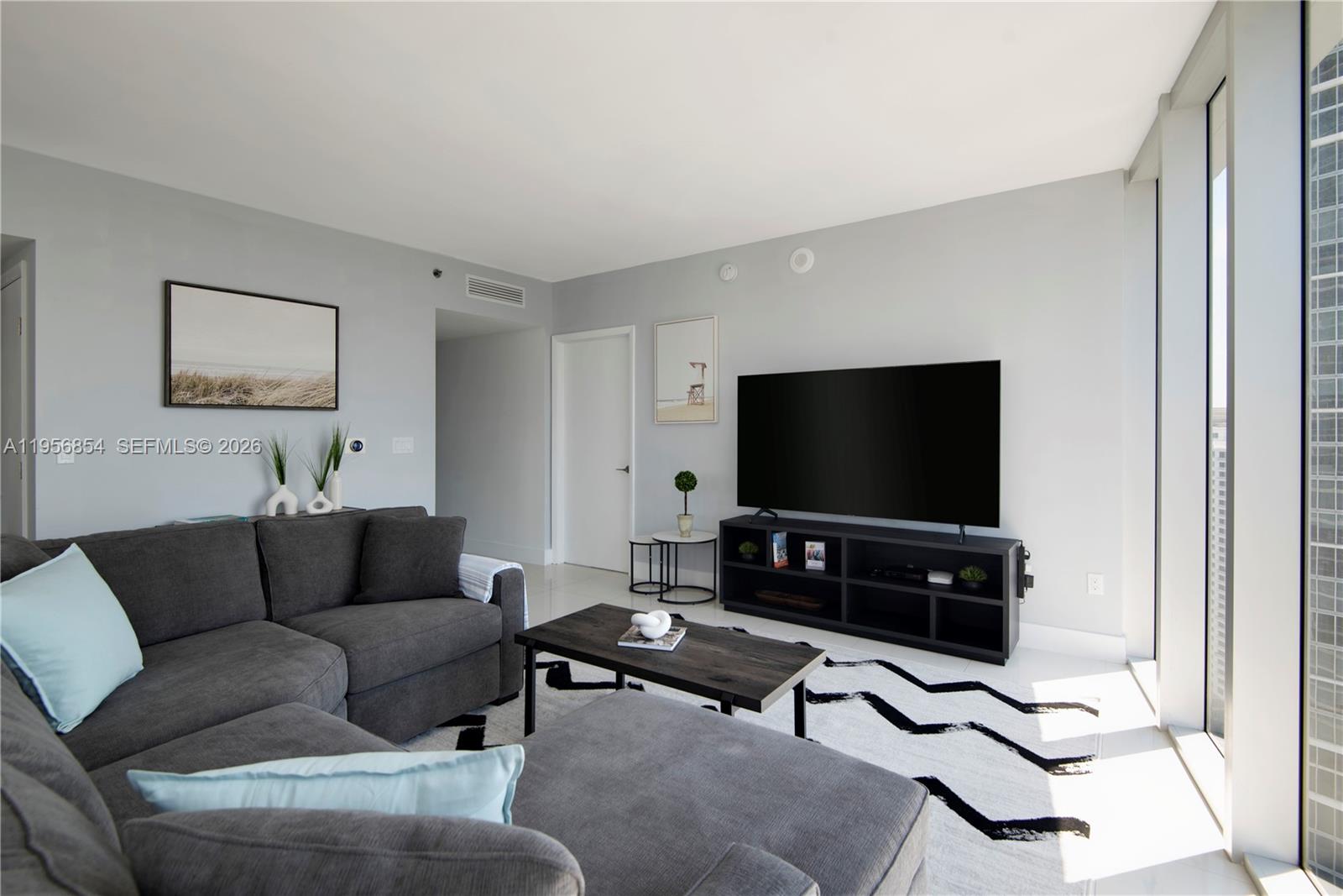 ICON BRICKELL CONDO NO 3 - Residential