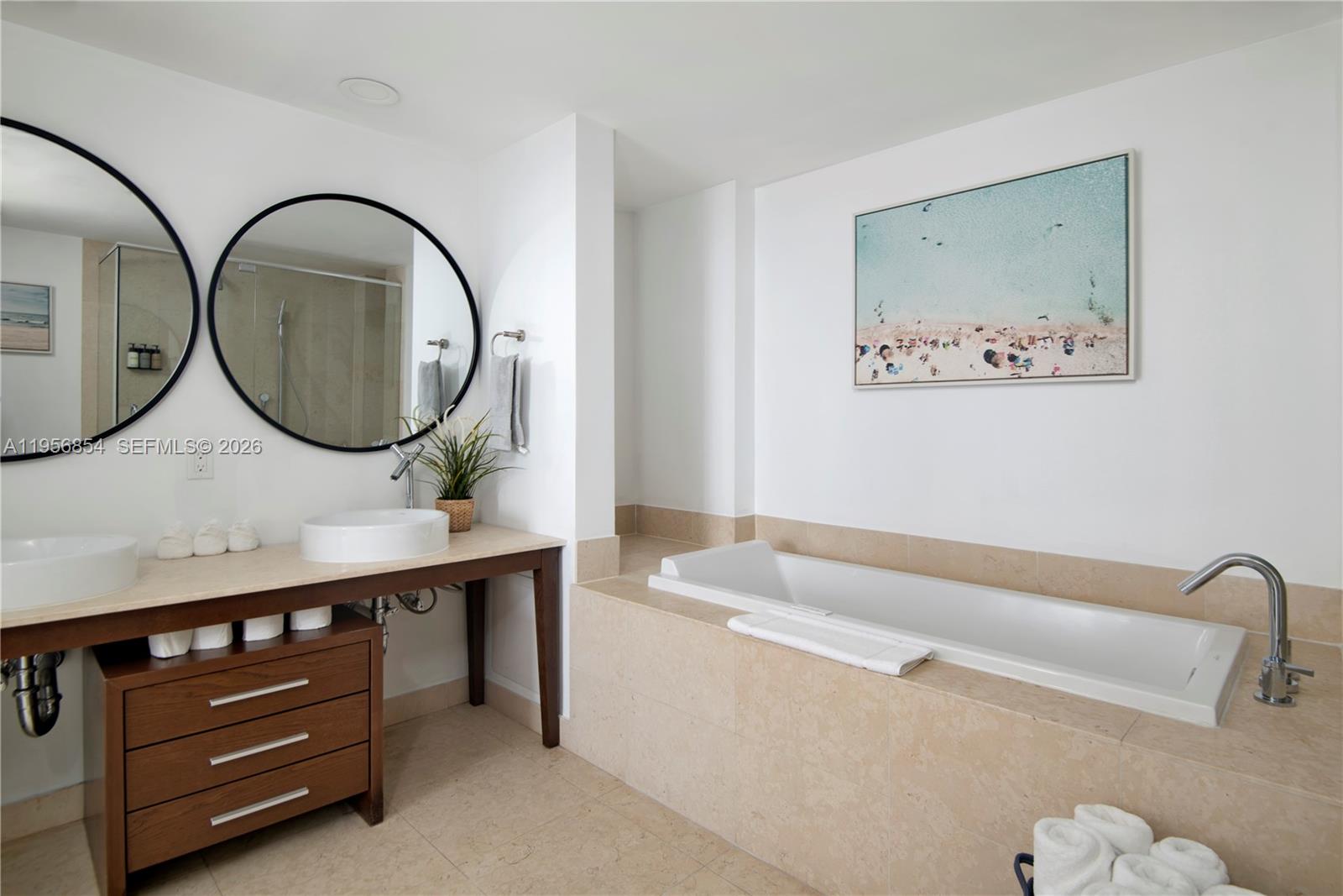 ICON BRICKELL CONDO NO 3 - Residential