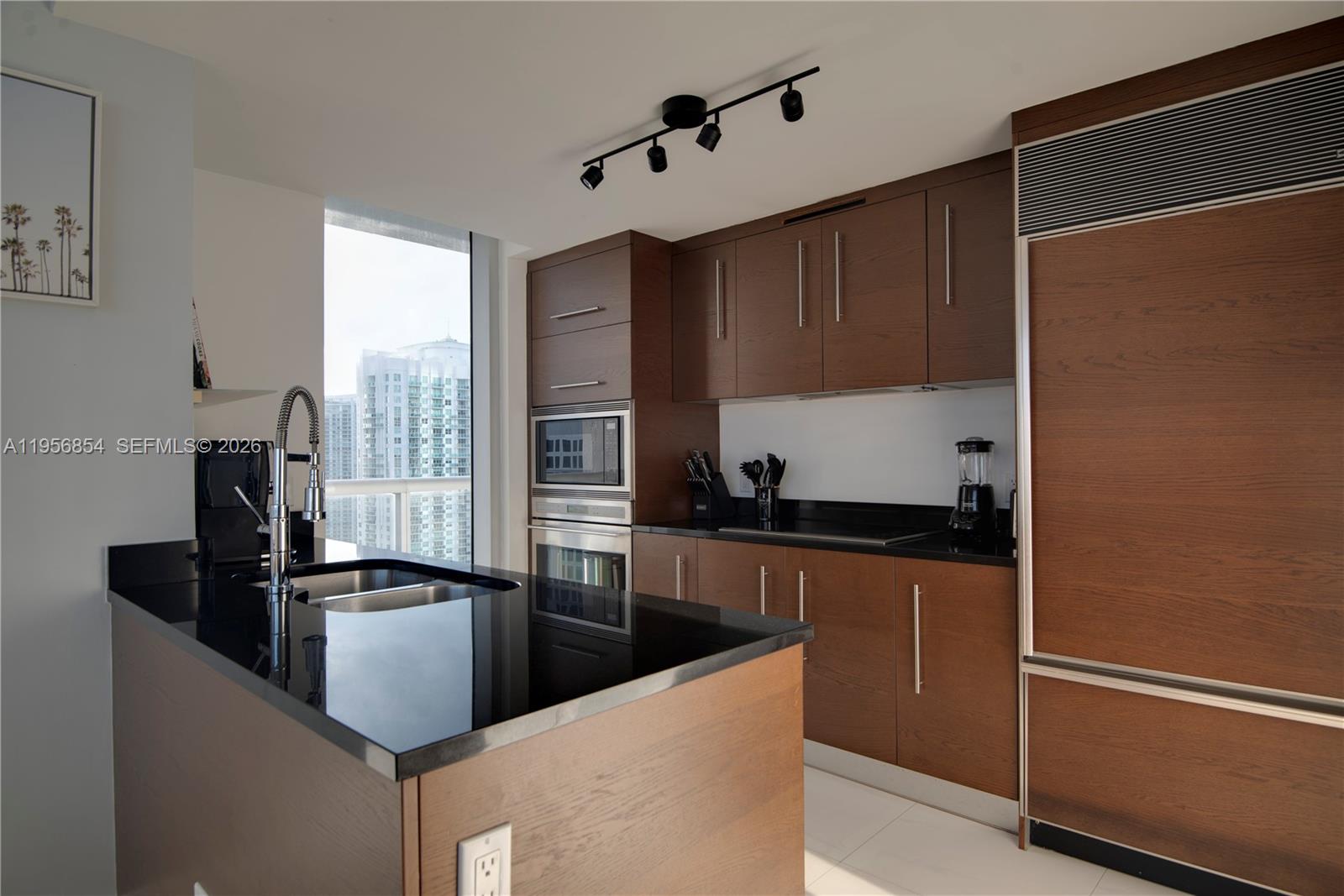 ICON BRICKELL CONDO NO 3 - Residential