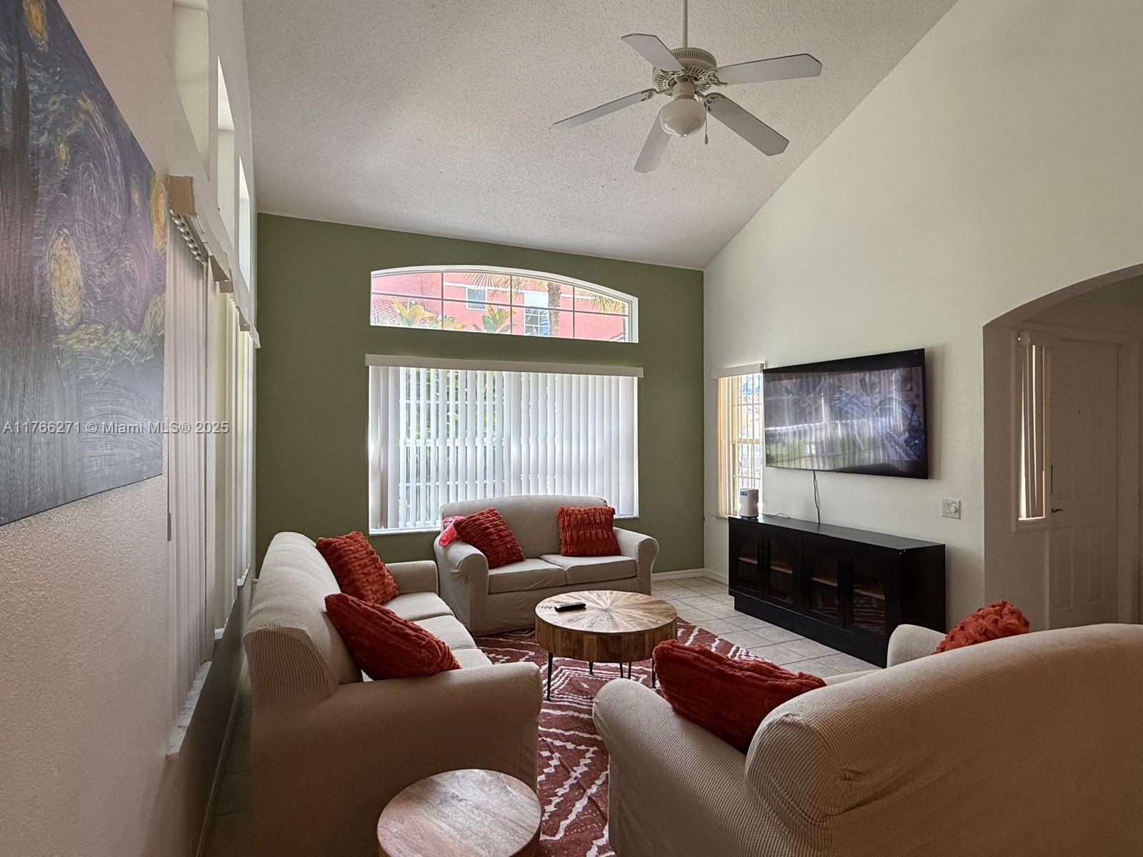 LAKE BERKLEY RESORT VILLAS - Residential