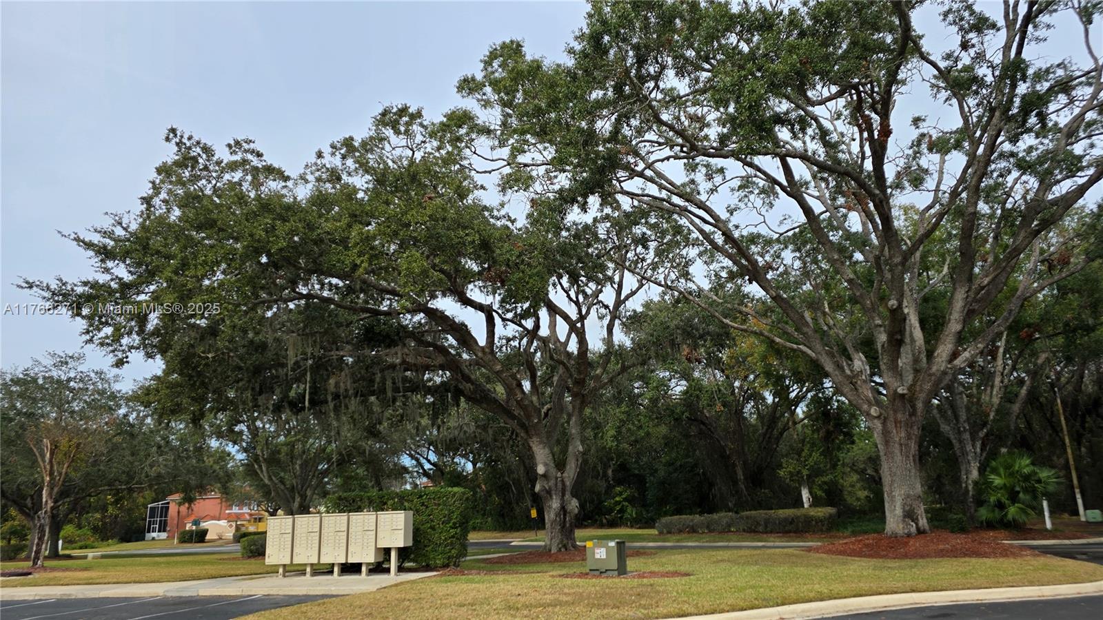 LAKE BERKLEY RESORT VILLAS - Residential