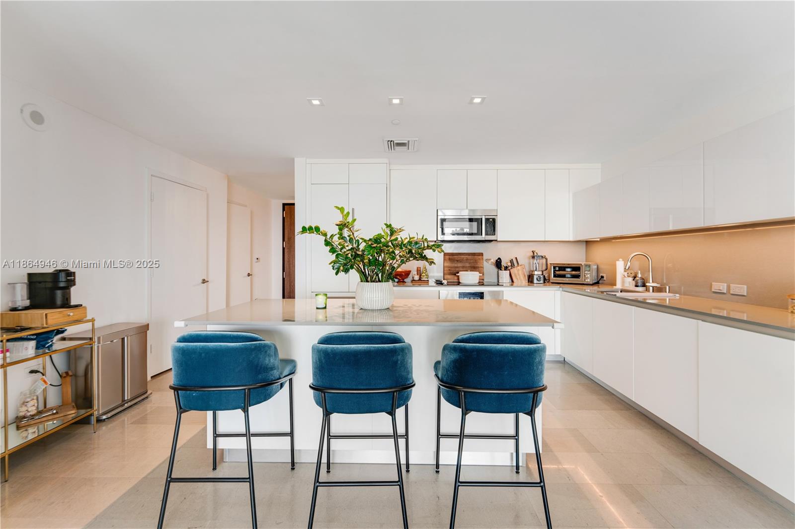 RISE CONDO - Residential