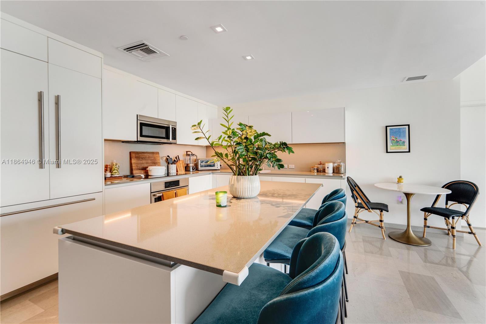 RISE CONDO - Residential