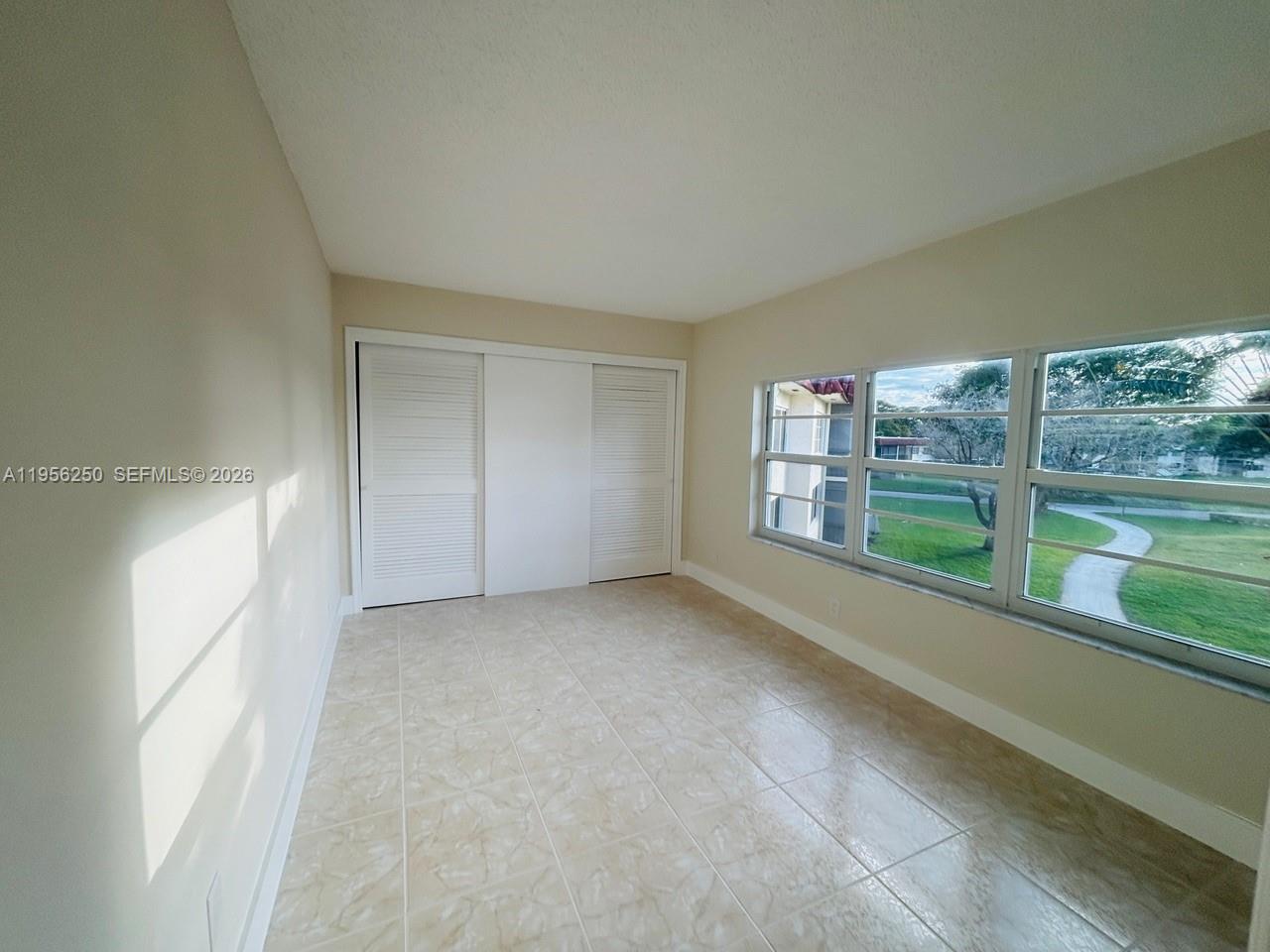 HOLLYBROOK GOLF - Residential