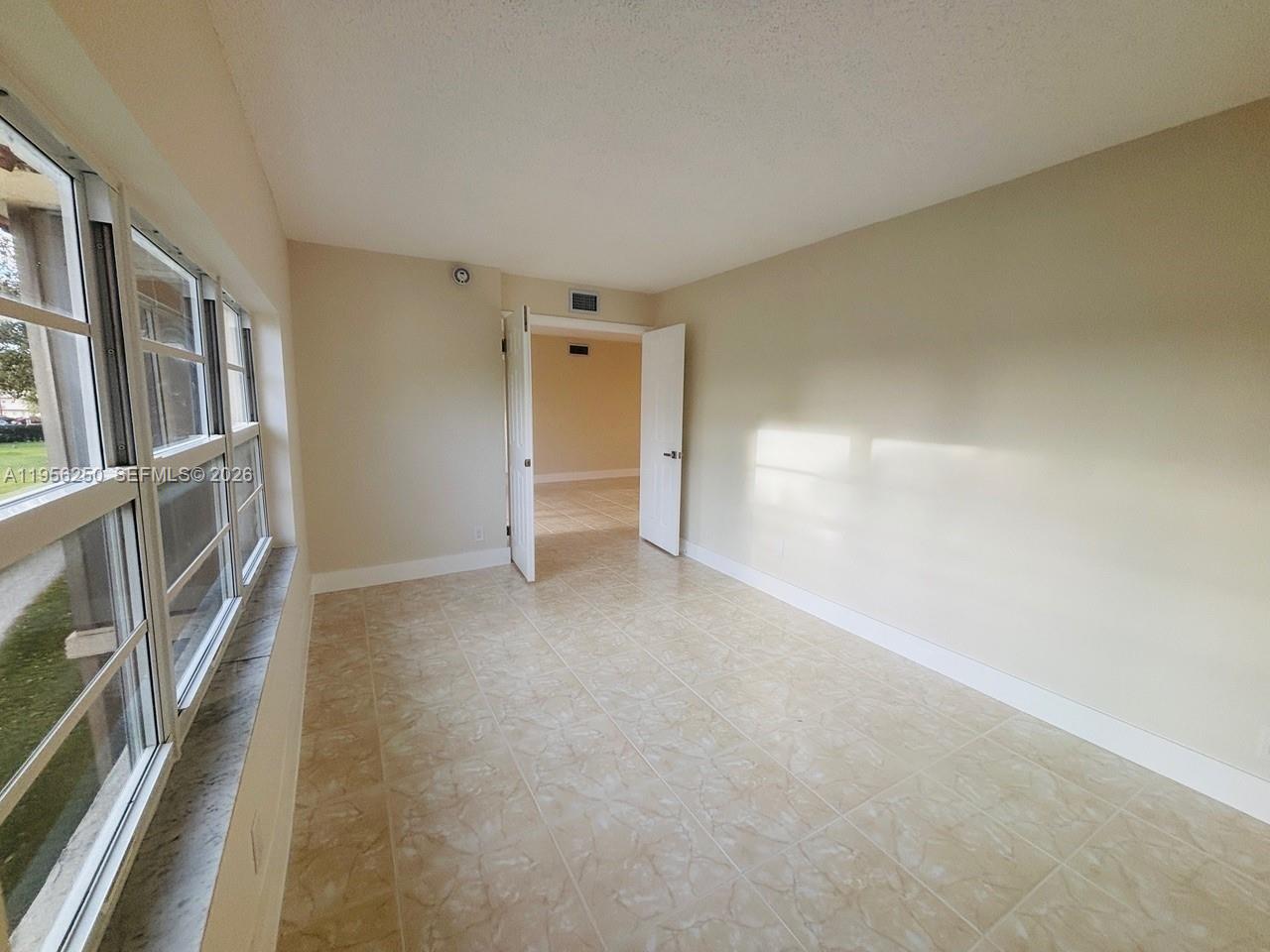 HOLLYBROOK GOLF - Residential